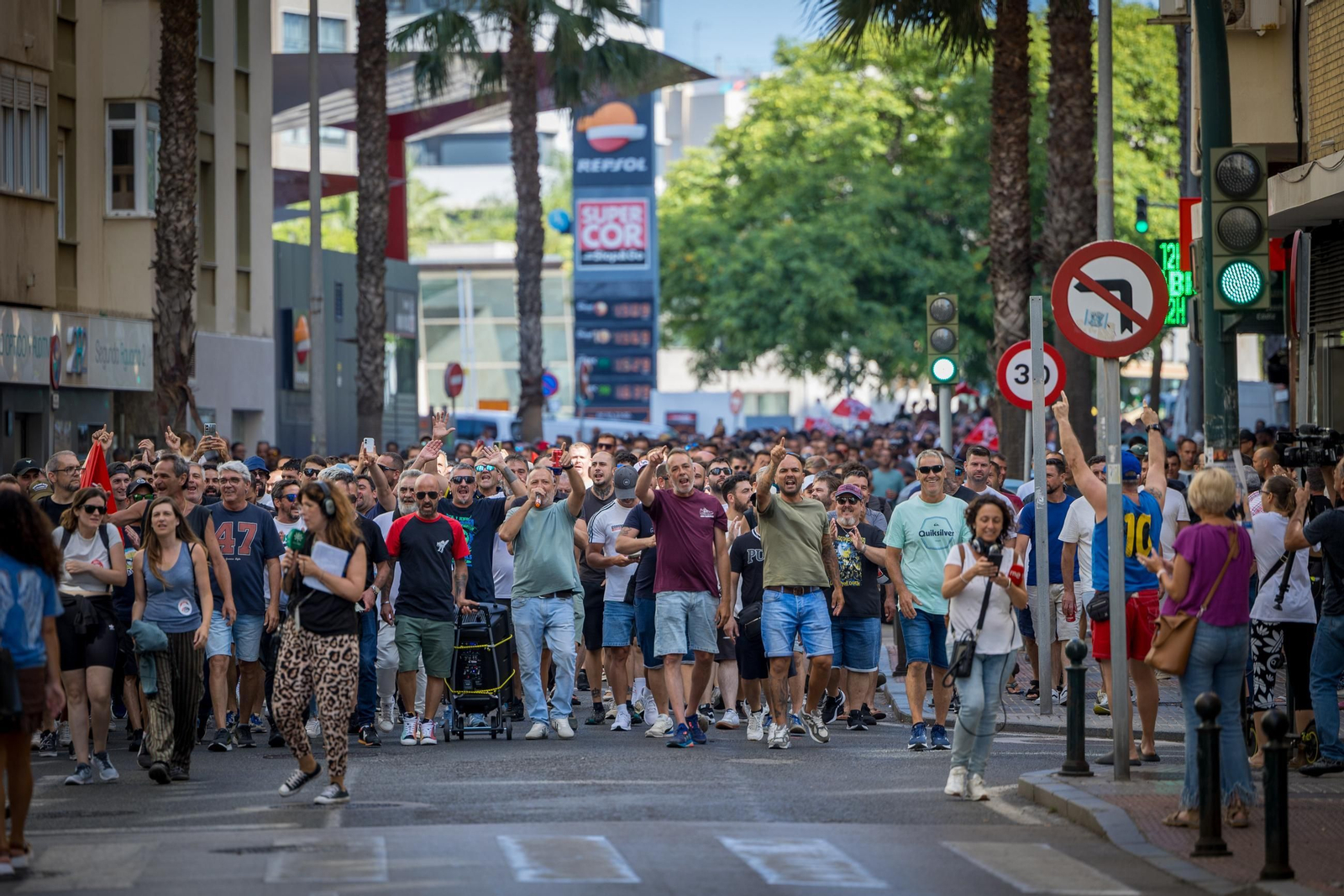 Las imágenes de las protestas de la huelga del metal en Cádiz de este miércoles 25 de junio
