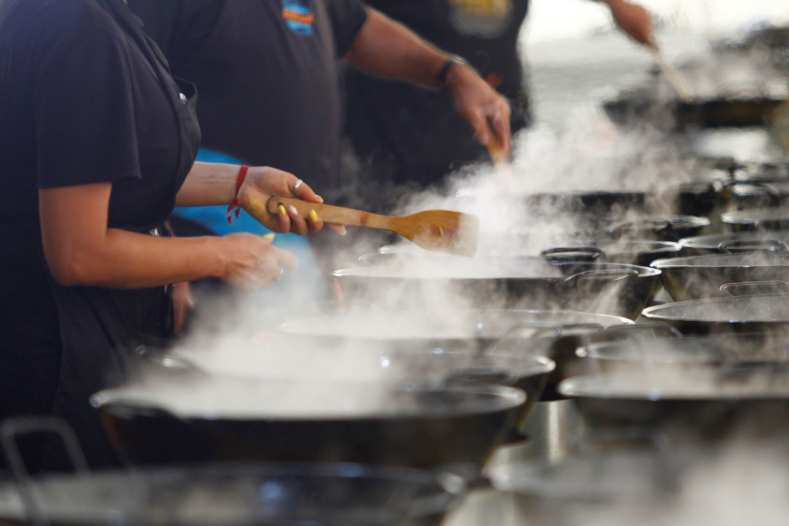 Cocinado de paellas para la CUCN.