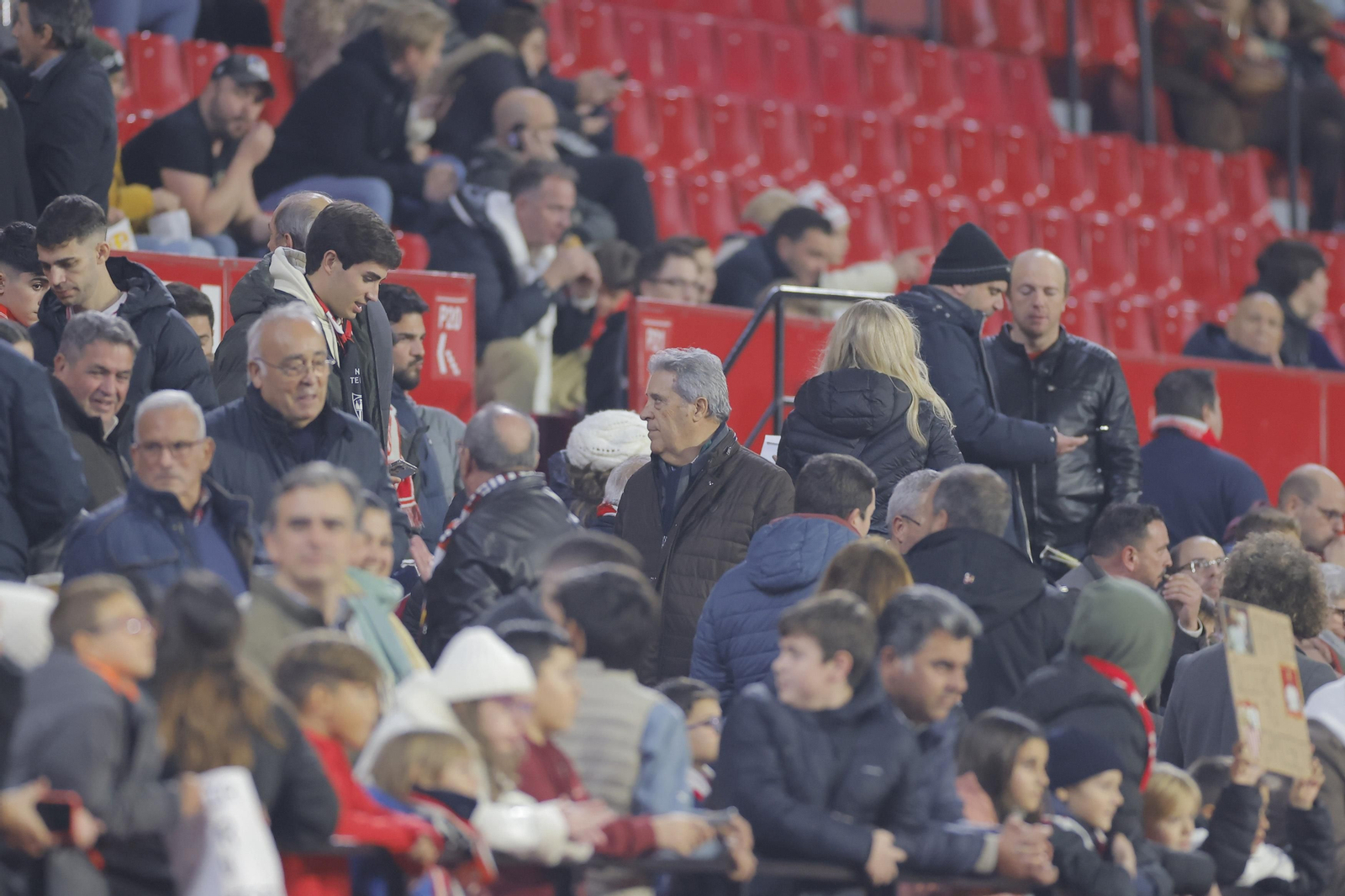 Búscate en las fotos del Sevilla-Alavés