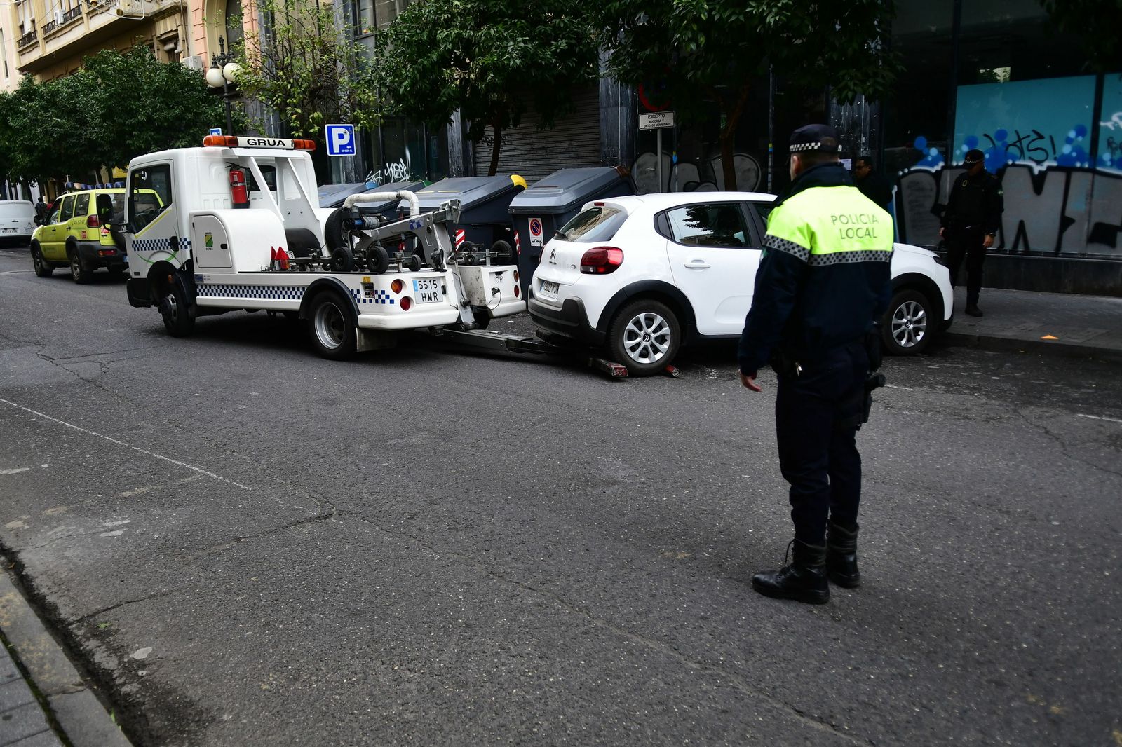 Un agente de la Policía Local durante un servicio