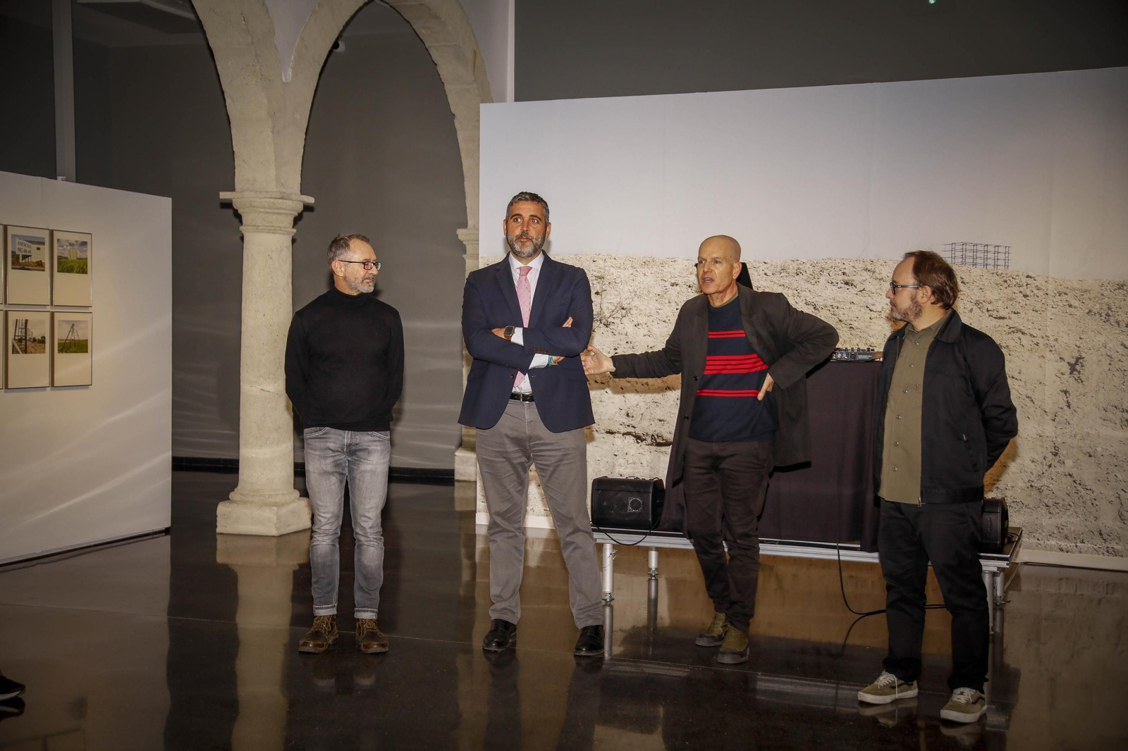 La exposición fotográfica 'Espacio disponible' de Eduardo Nave en el Centro Andaluz de la Fotografía de Almería, en imágenes