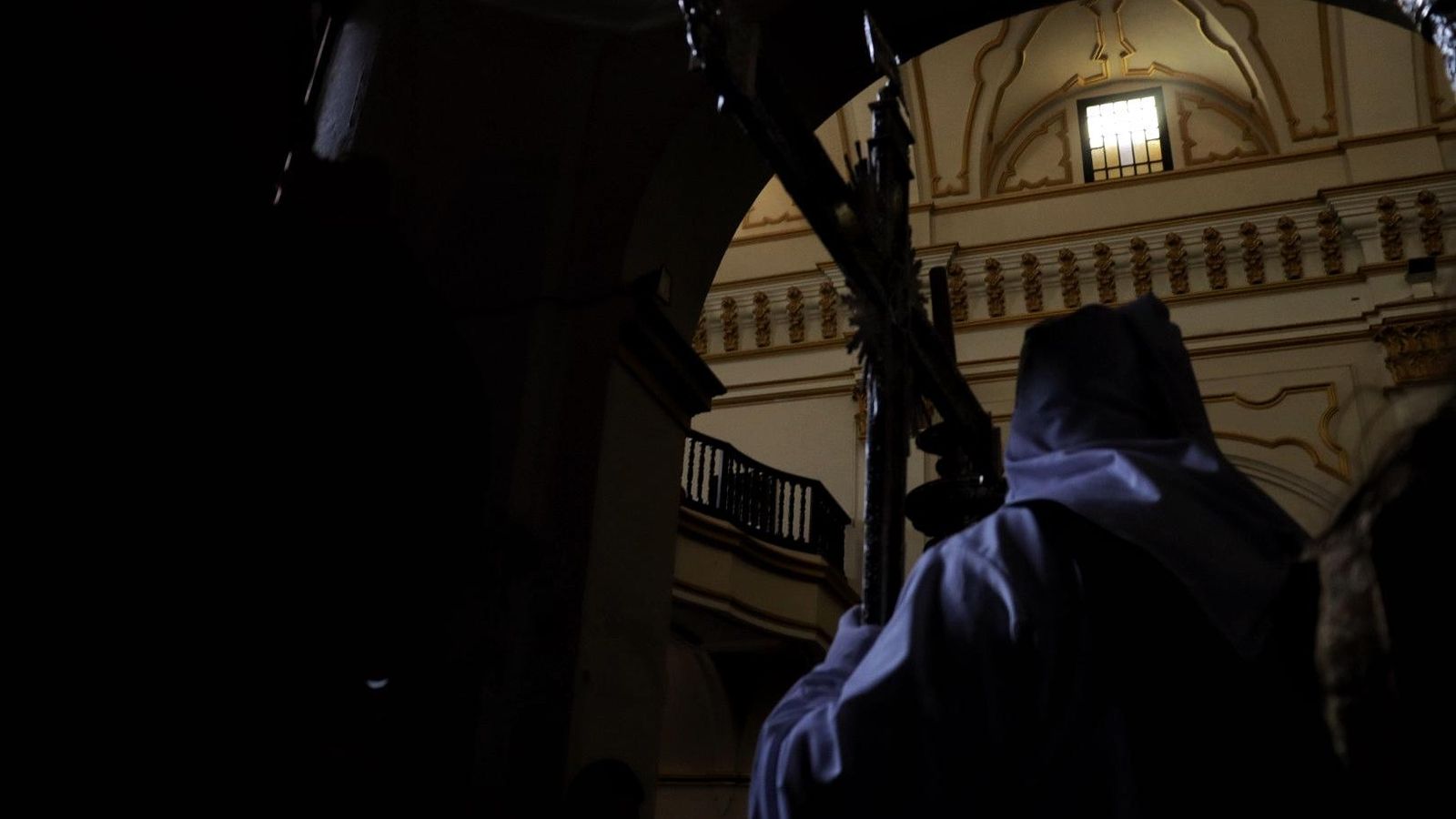 Estrella se vio sorprendida por la lluvia en su procesión.