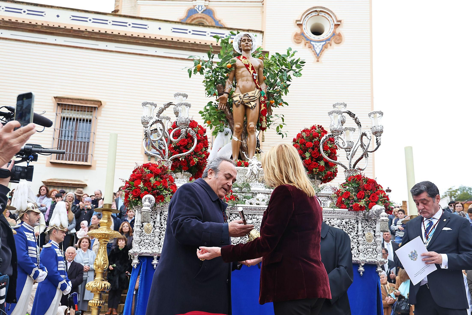 Proclamación de San Sebastián como alcalde perpetuo y la entrega de su vara