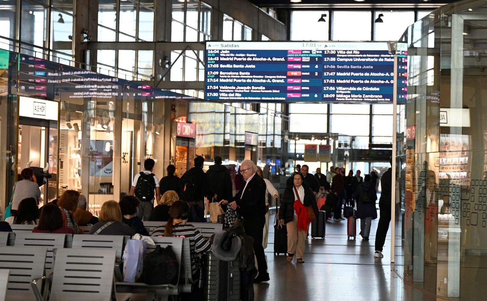 La estación de tren de Córdoba recupera la normalidad
