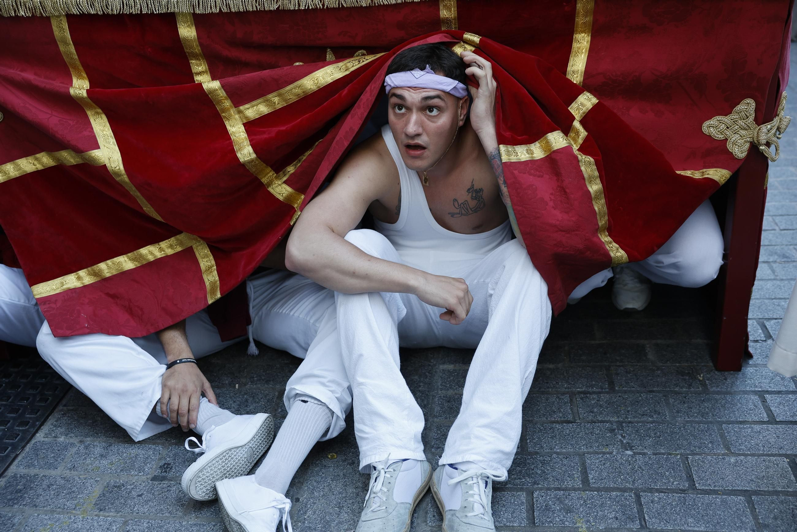 Imágenes de la salida del Nazareno de la Obediencia en la Semana Santa de Cádiz 2025