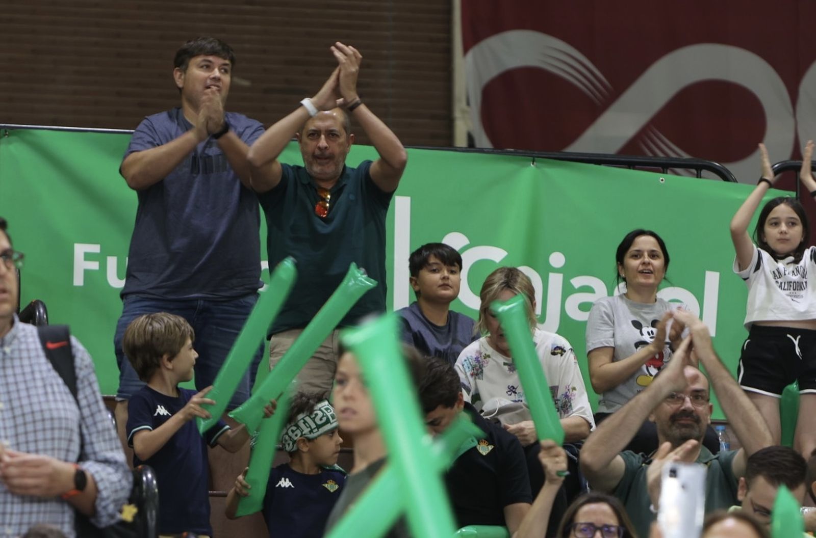 Búscate en el o Betis Granada de baloncesto