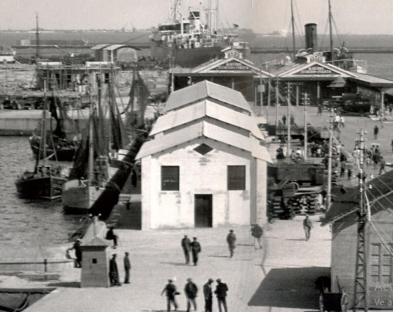 Casetas de pesquerías construidas en el lado norte del muelle de la Galera activas entre los años 1933 y 1940. Casetas de pesquerías construidas en el lado norte del muelle de la Galera activas entre los años 1933 y 1940.