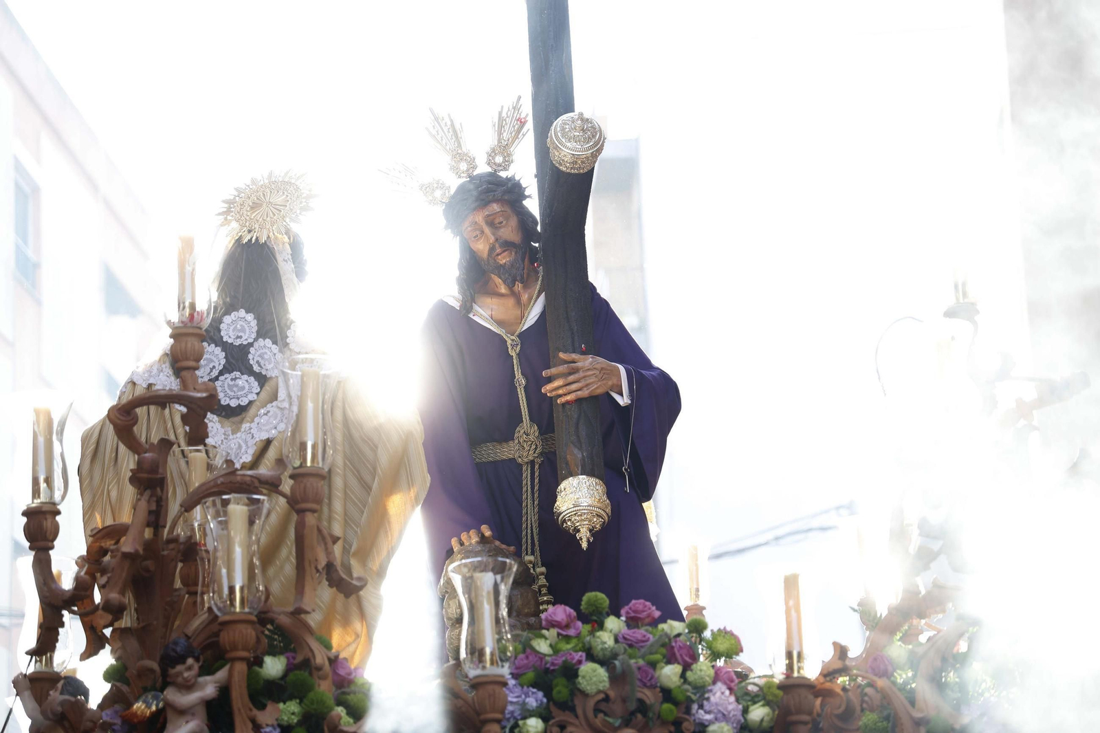 Fotos del Jueves Santo en La Línea: Perdón, Gran Poder y Angustias