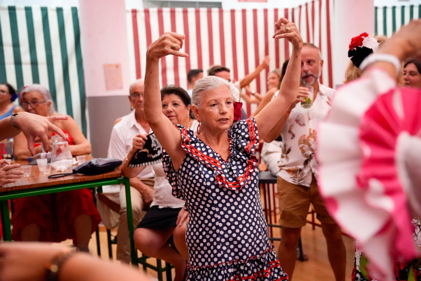 Así bailan en el concurso de sevillanas de La Lola de la fería de Almería