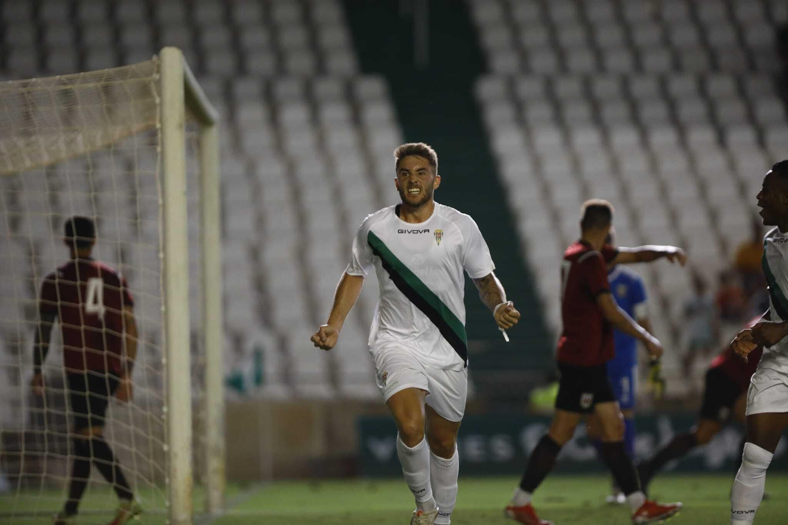 Las imágenes de la victoria del Córdoba CF ante el Mérida