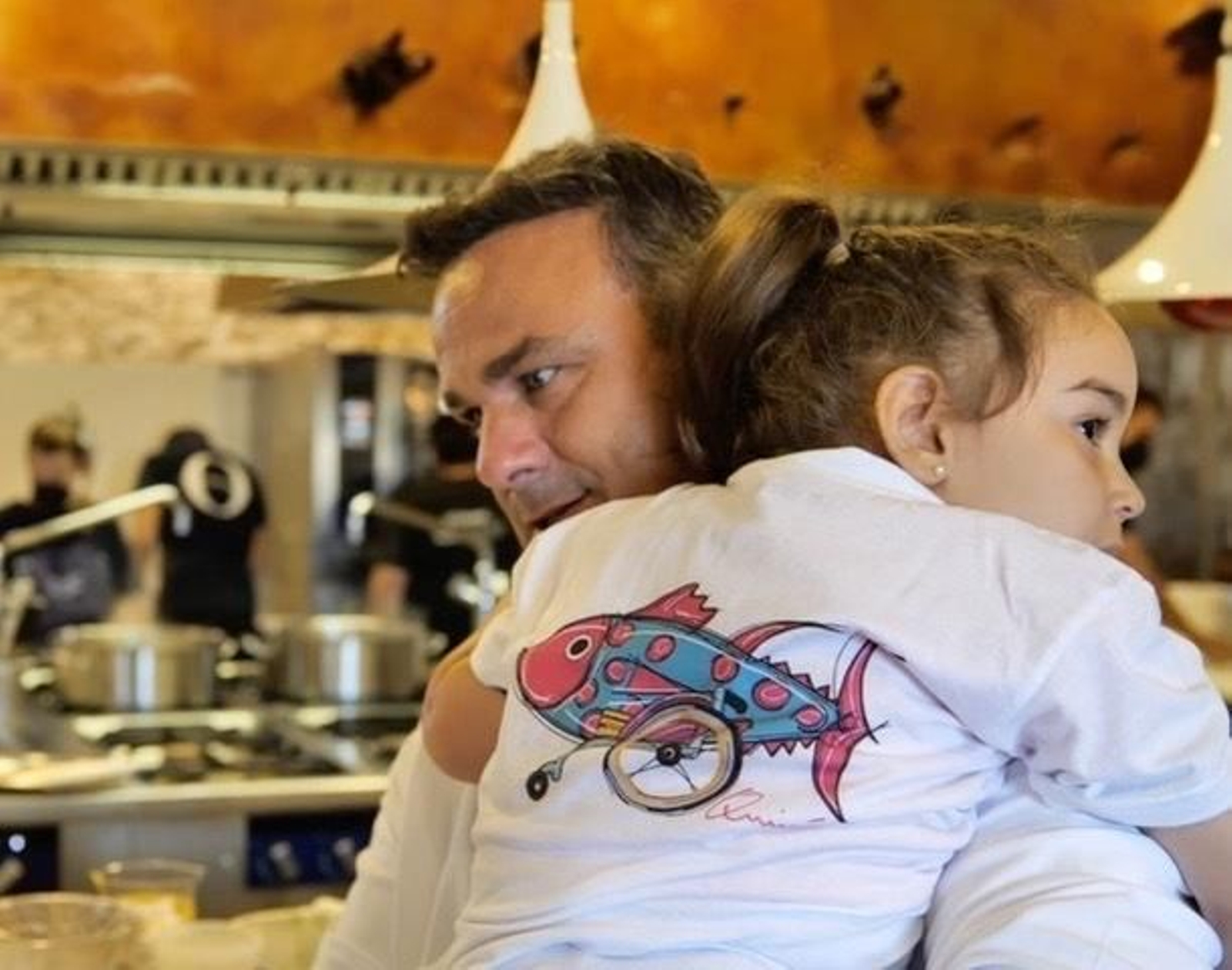 Ángel León apadrina el Proyecto Discatunes, finalista de los Premios 'Inocente Inocente'.