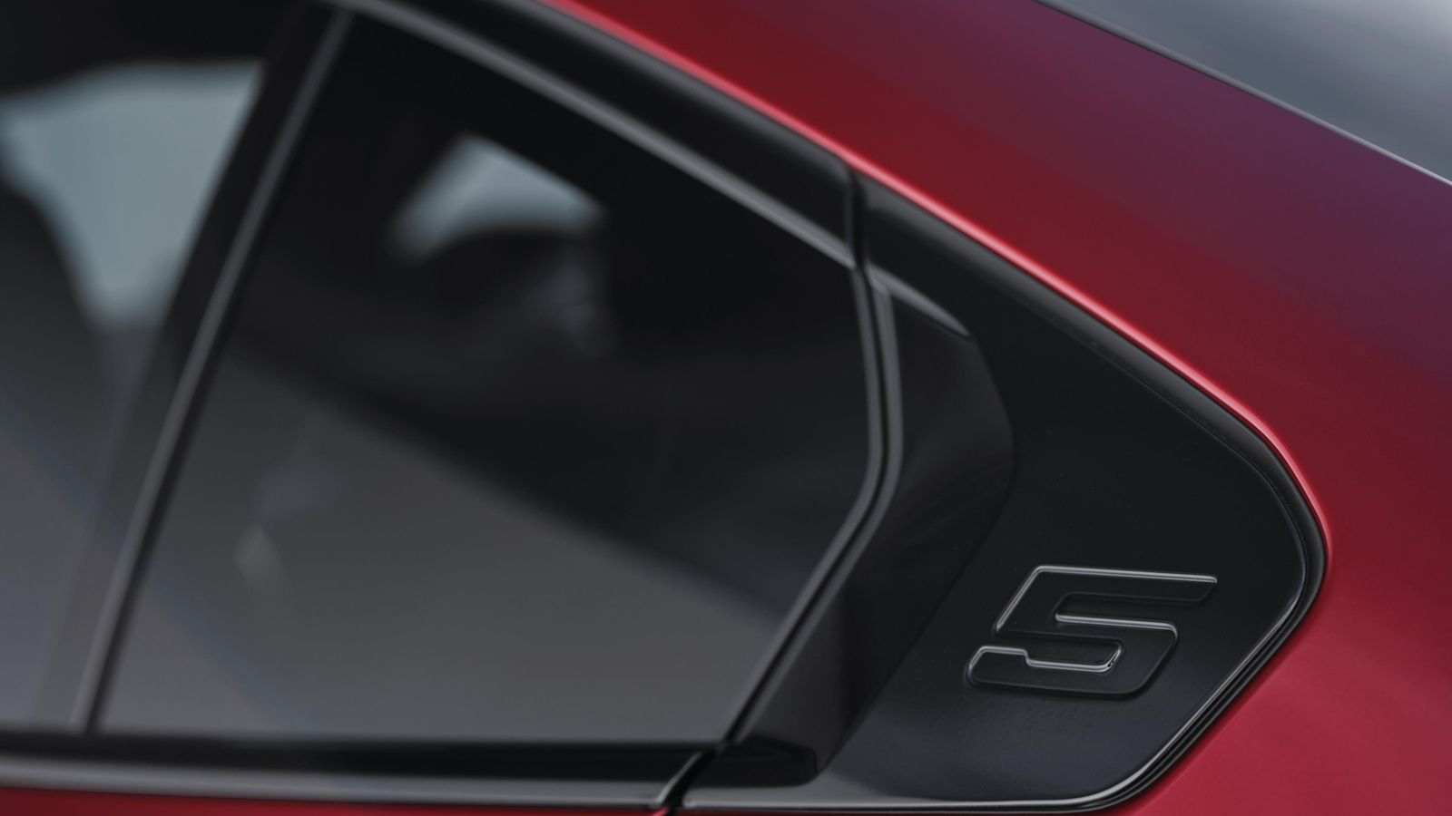 Entre los nuevos elementos que identifican a esta generación aparece el 5 en el pilar C.