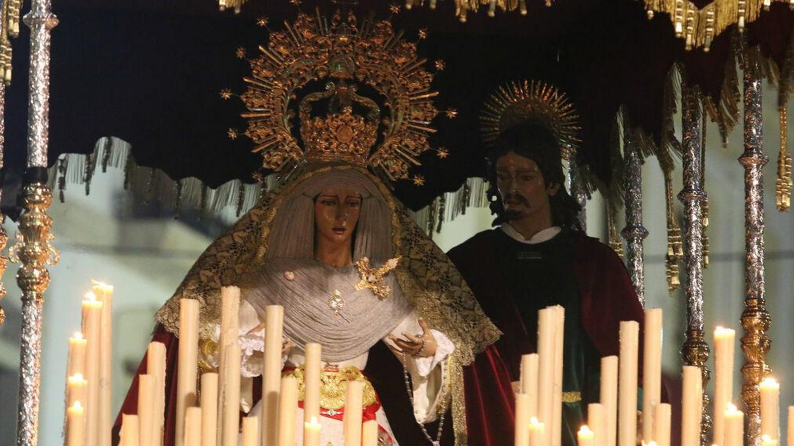 María Santísima de Gracia y Amparo y San Juan Evangelista, por el Paseo, el pasado año 2018.