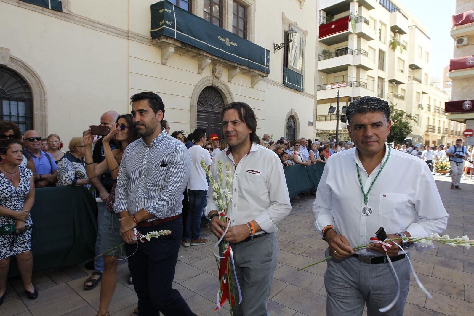 Fotogalería ofrenda floral a la Virgen del Mar. Feria de Almería 2019