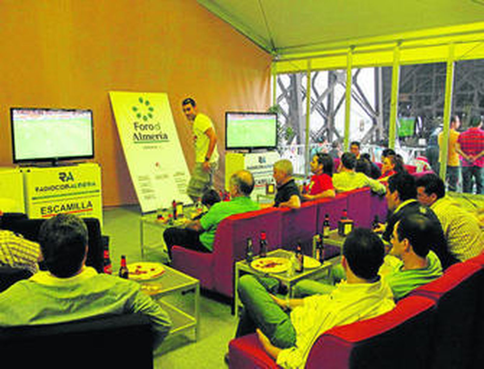 El alcalde de Abla, José Manuel Ortiz, y el edil Antonio Oliva, entre otros.