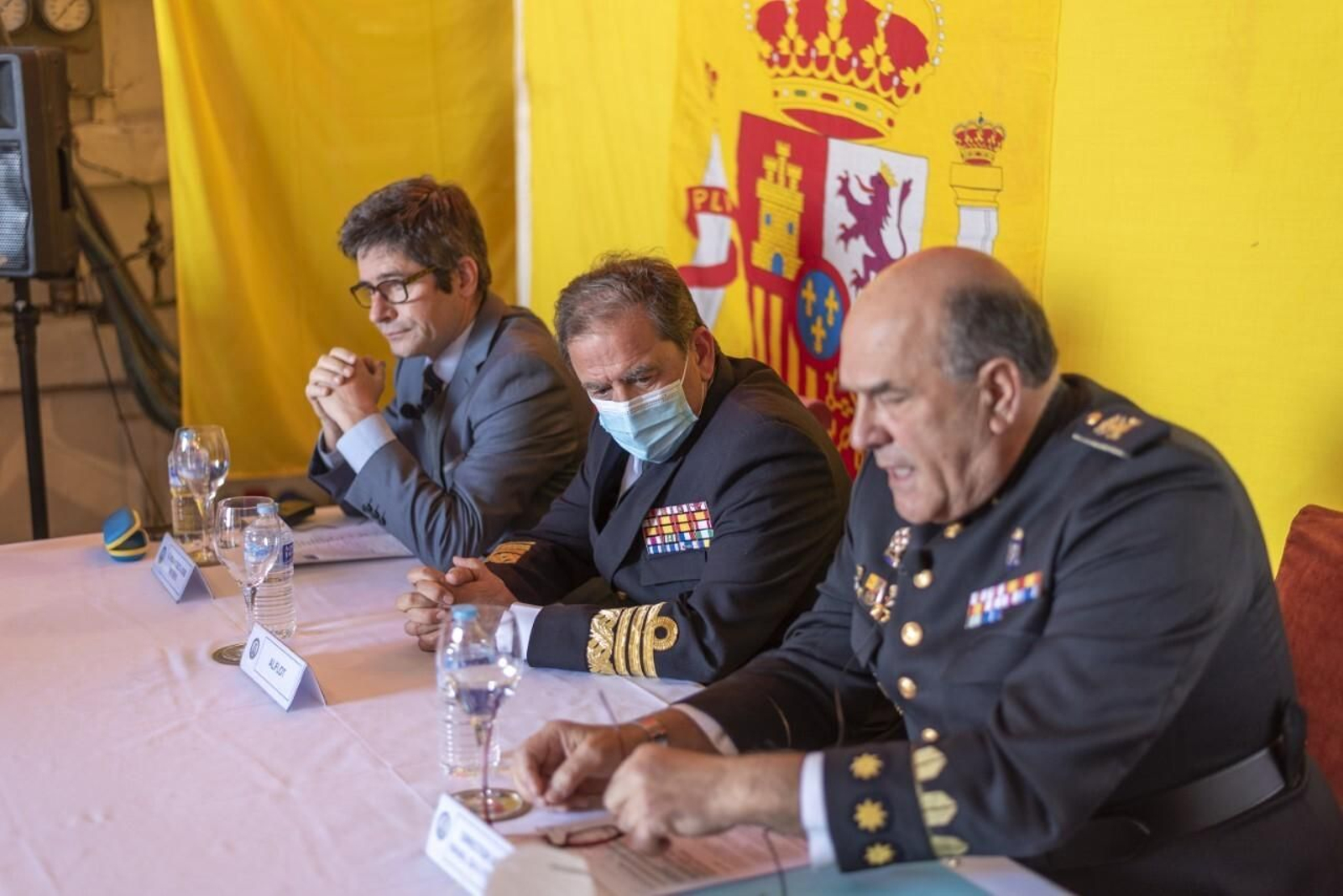 Presentación del libro en la fragata Numancia.