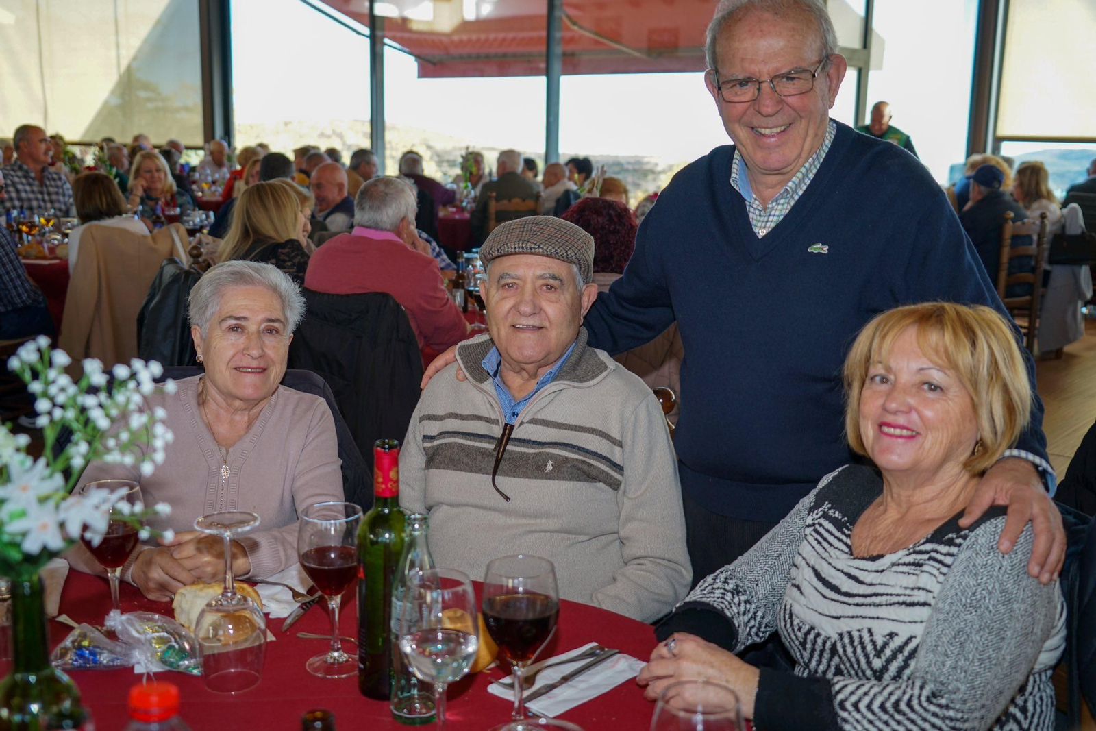 300 mayores de Vícar celebran las fiestas por todo lo alto en la Bodega Cuatro Vientos de Murta