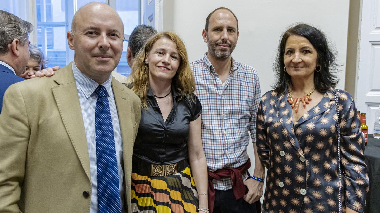 Entrega del  VIII Premio 'Emilio López' a la chirigota de 'El Selu'