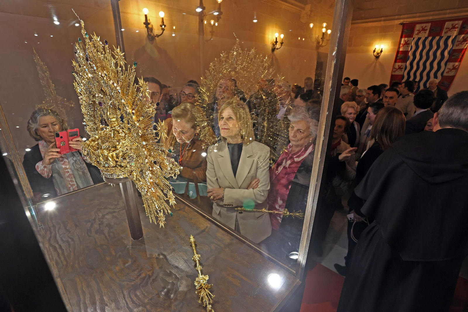 La Corona de la Virgen del Carmen en el Ayuntamiento de Jerez