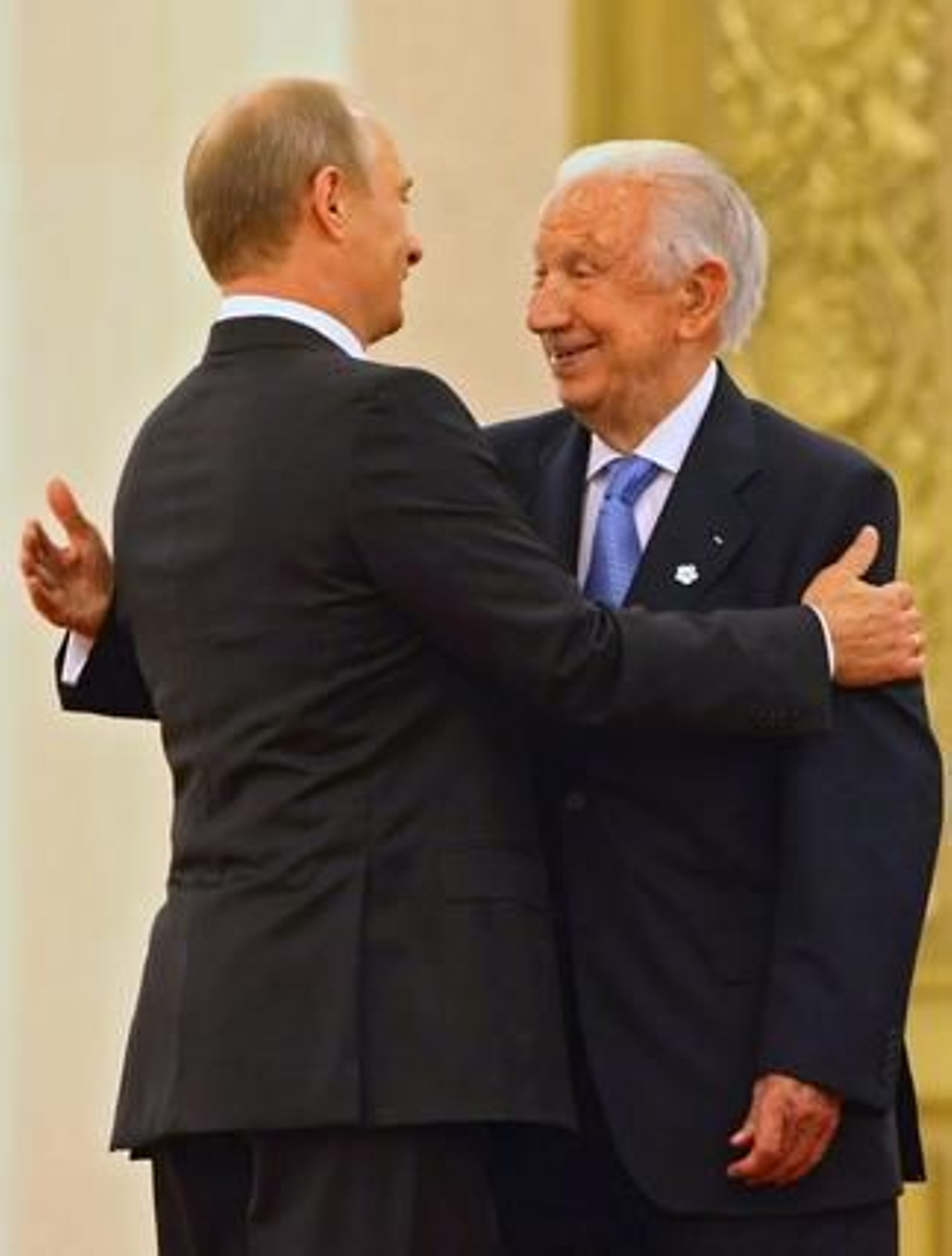 Juan Antonio Samaranch saluda a Vladimir Putin durante un encuentro en Pekín, en 2008.

Foto: Anatoly Maltse / Efe
