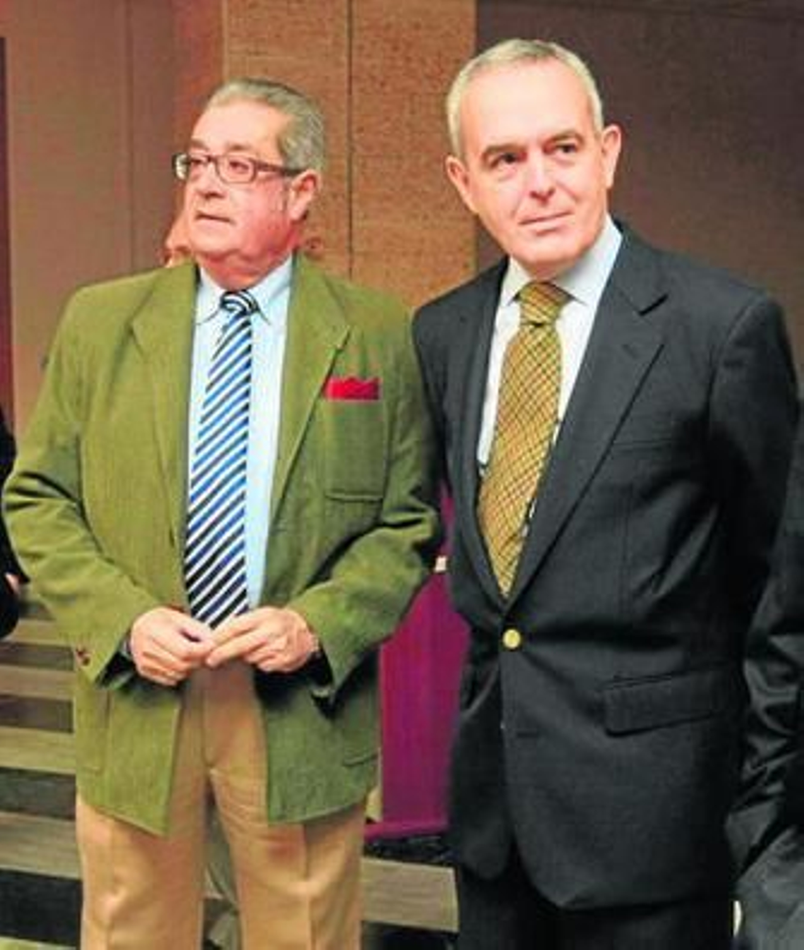 José Antonio Pérez Rendón, junto a Antonio Millán en un acto en el Ayuntamiento.