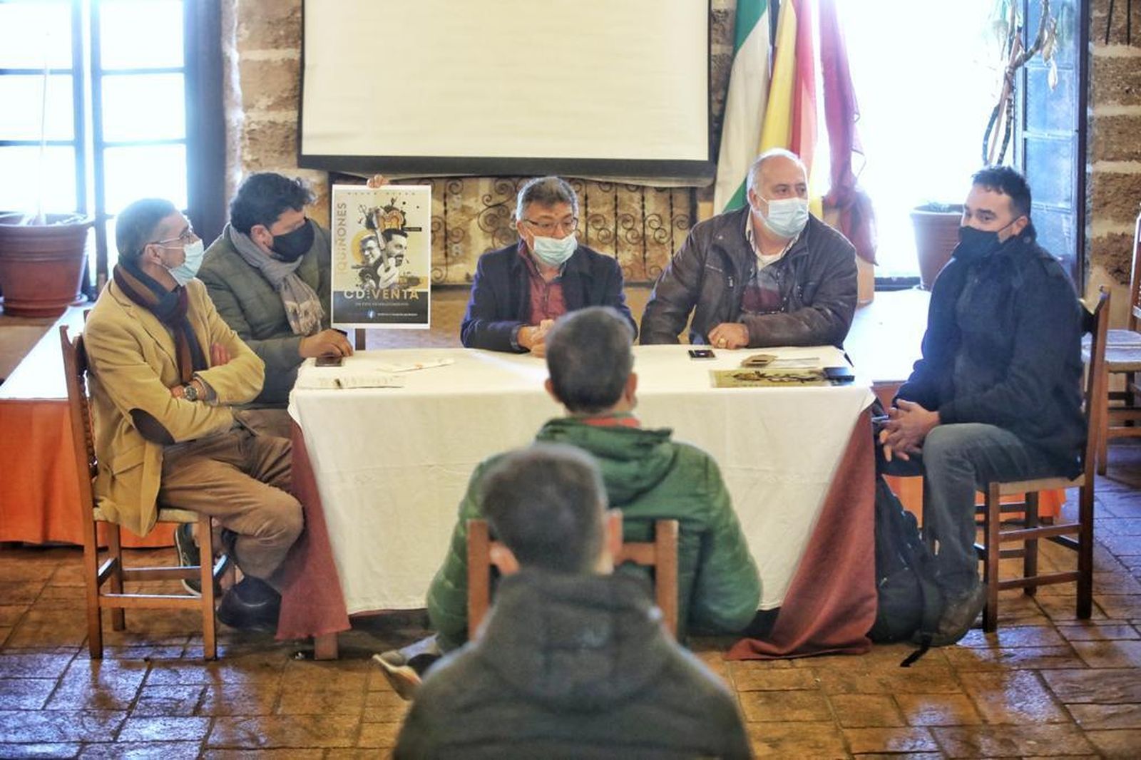 El disco 'Tributo a Joaquín Quiñones' se presentó en la peña Paco Alba.