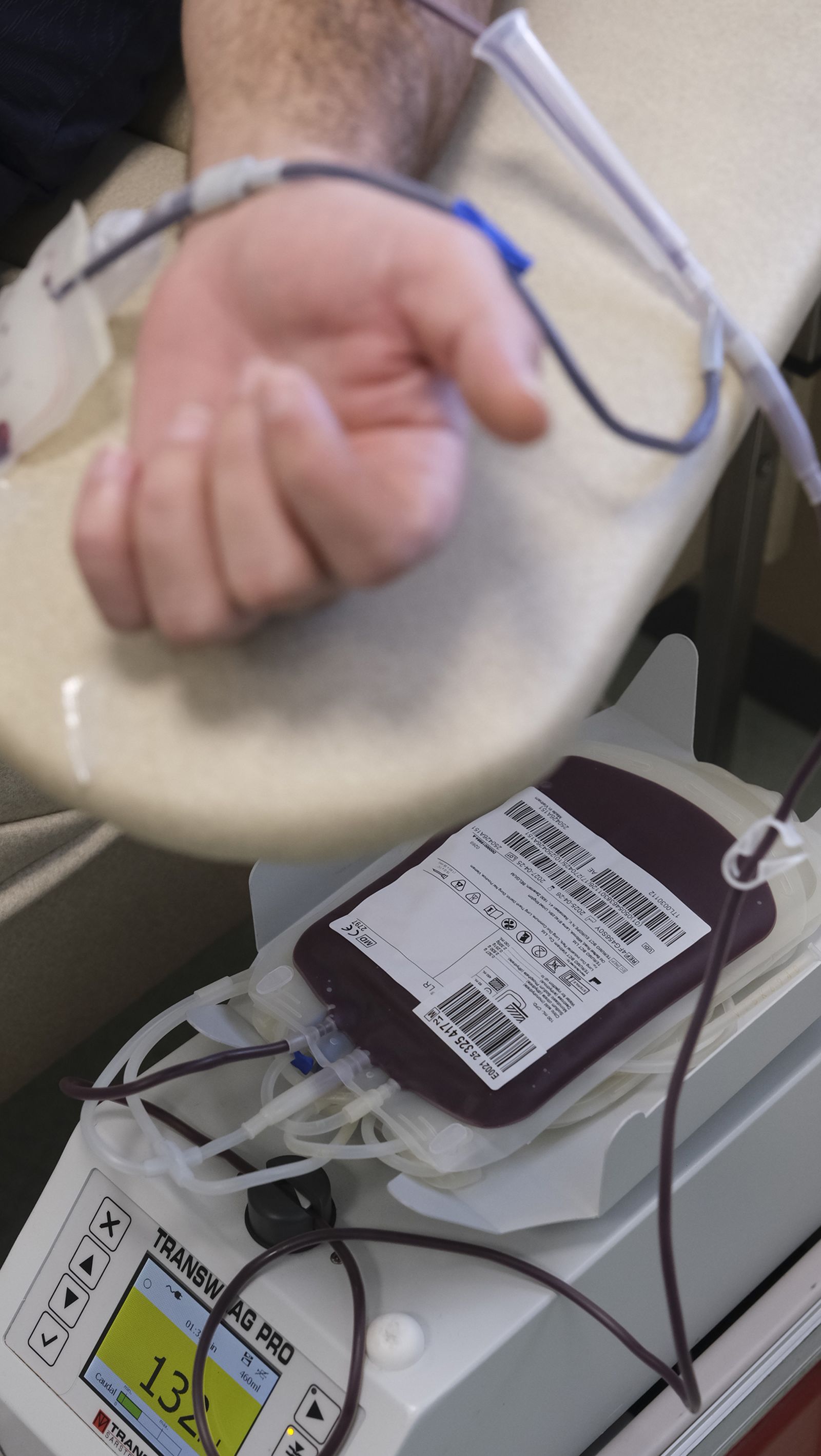 Haz una buena obra y dona sangre, te esperan en el Hospital Torrecárdenas, en imágenes