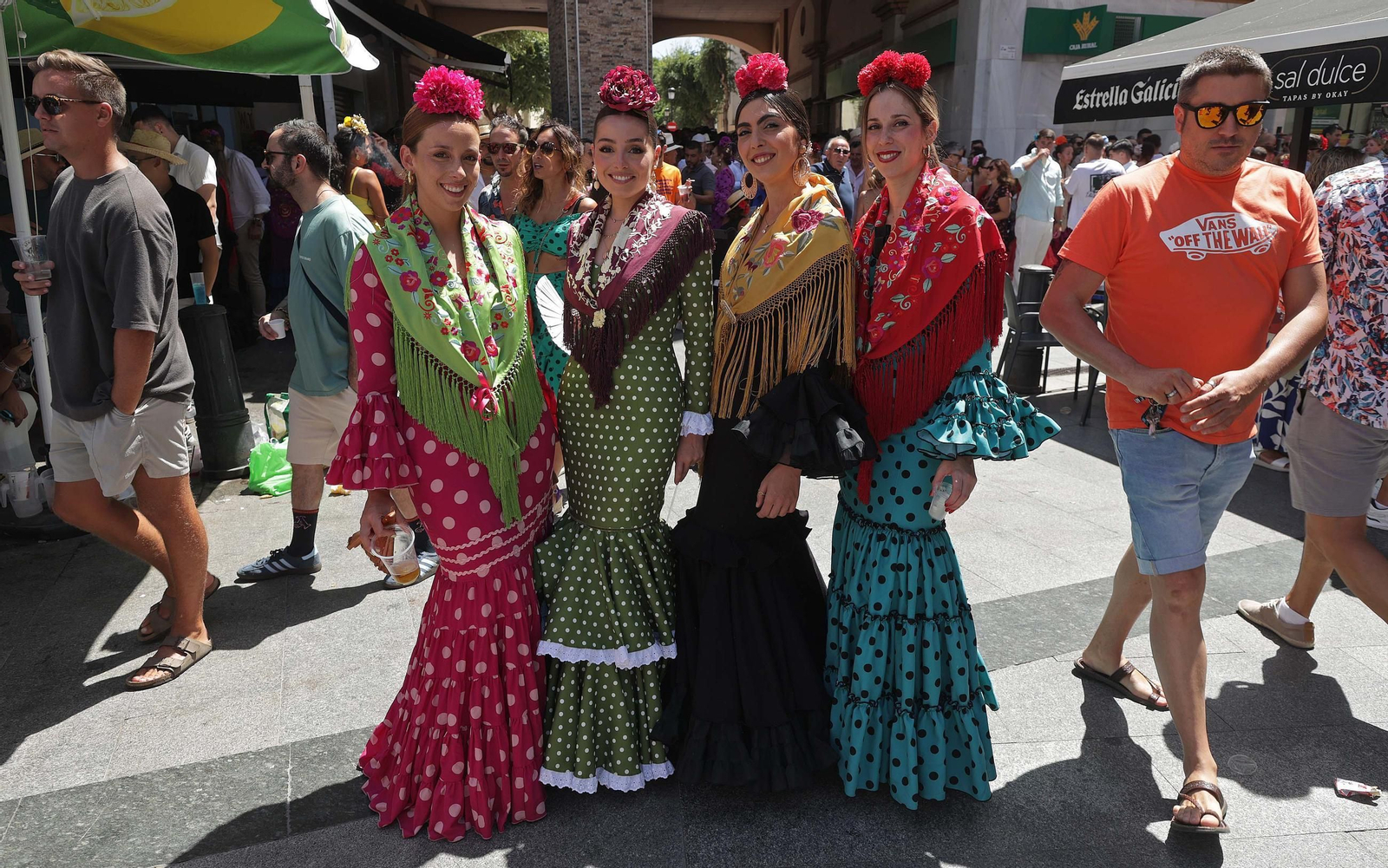 Búscate en las fotos del Domingo Rociero de la Feria de La Línea 2025 Búscate en las fotos del Domingo Rociero de la Feria de La Línea 2025