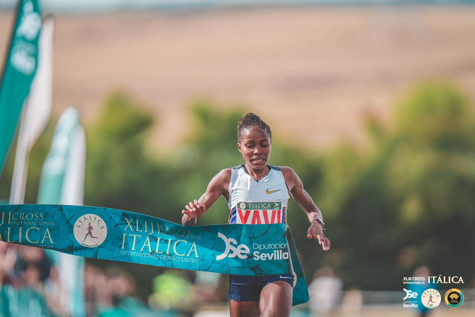 Búscate en las fotos del Cross de Itálica 2025 | 11