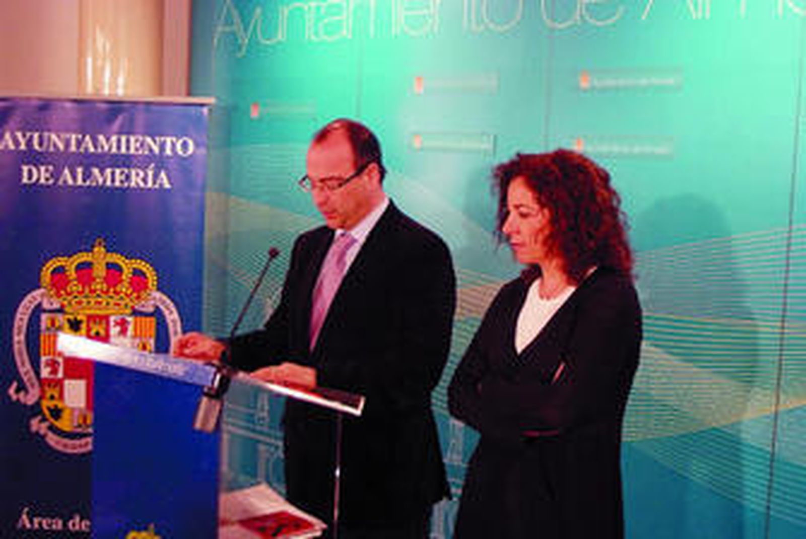 Luis Rogelio Rodríguez junto a Lola de Haro.