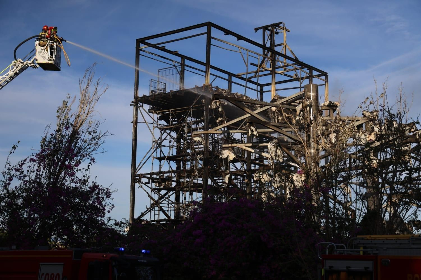 El incendio del parque acuático de Torremolinos, en imágenes El incendio del parque acuático de Torremolinos, en imágenes