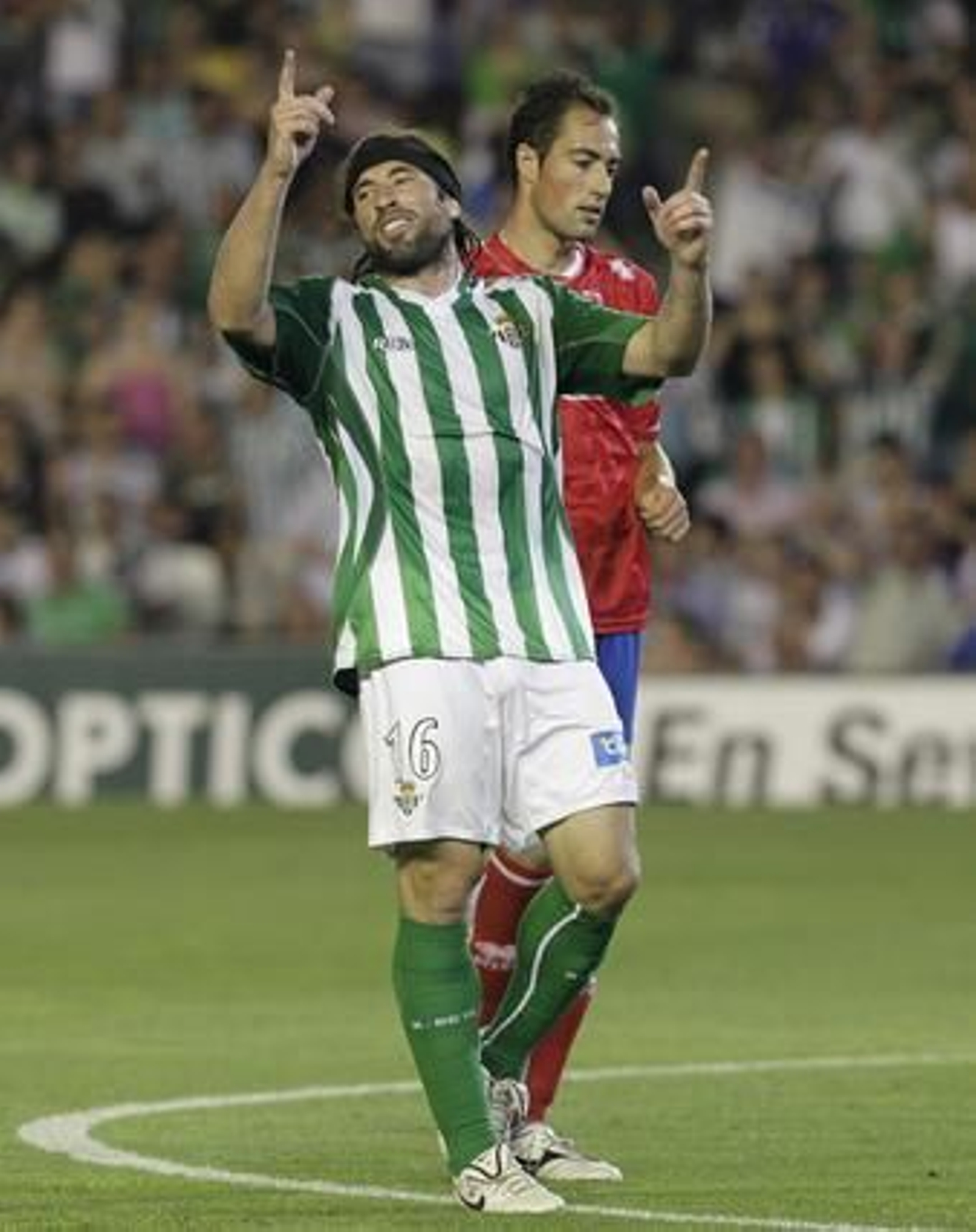 Pavone y Jonathan Pereira dan al Betis tres valiosos puntos para el ascenso.

Foto: Antonio Pizarro