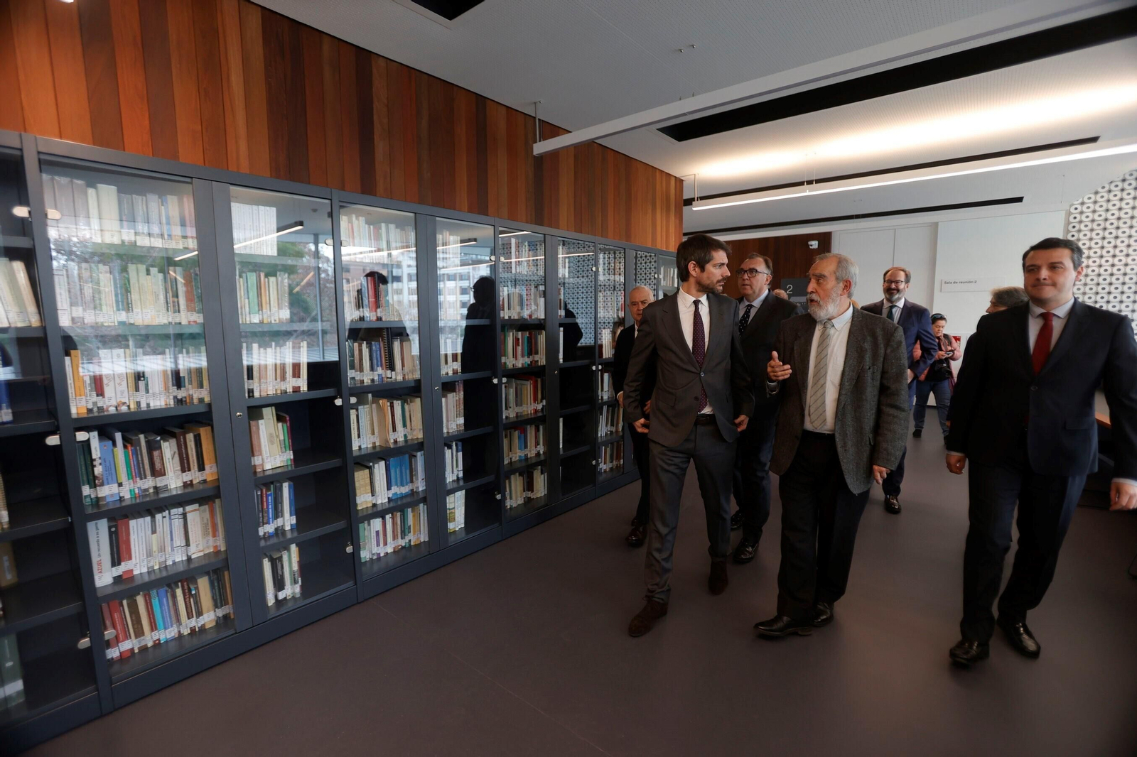 La inauguración de la Biblioteca Grupo Cántico de Córdoba, en imágenes