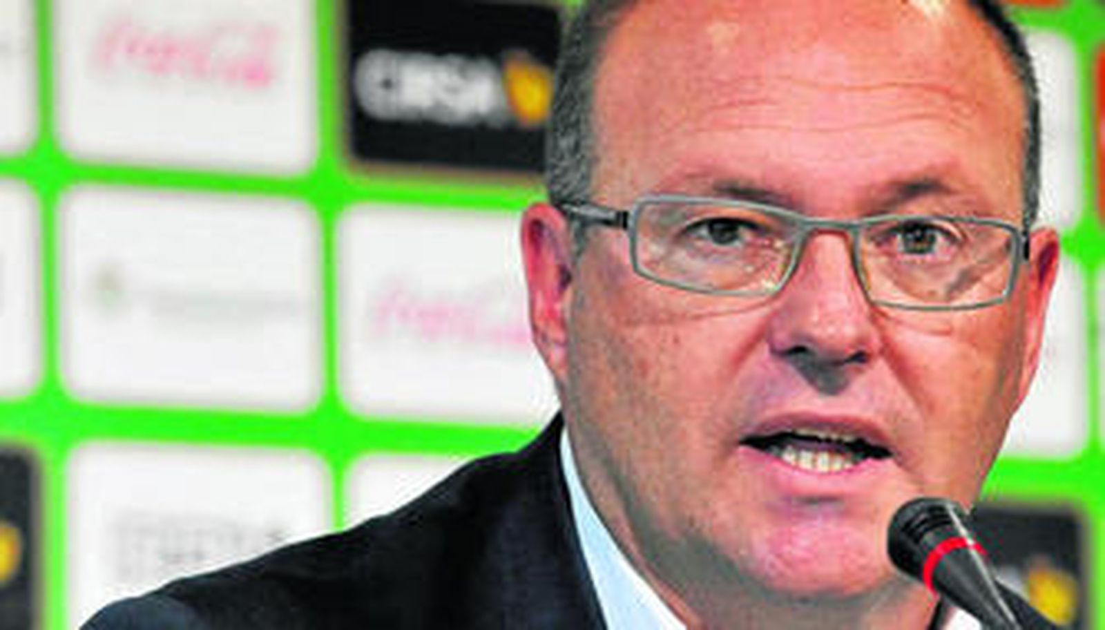 Pepe Mel contesta a una pregunta en un momento de su conferencia de prensa.