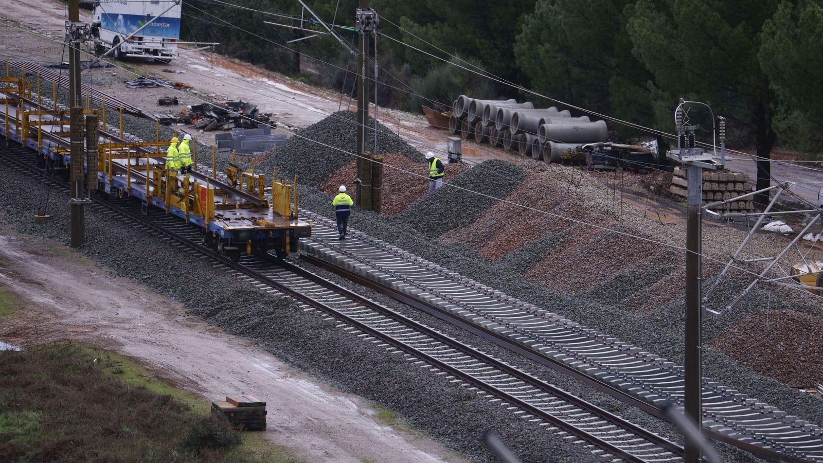 Trabajos en las vías del tren a su paso por Adamuz