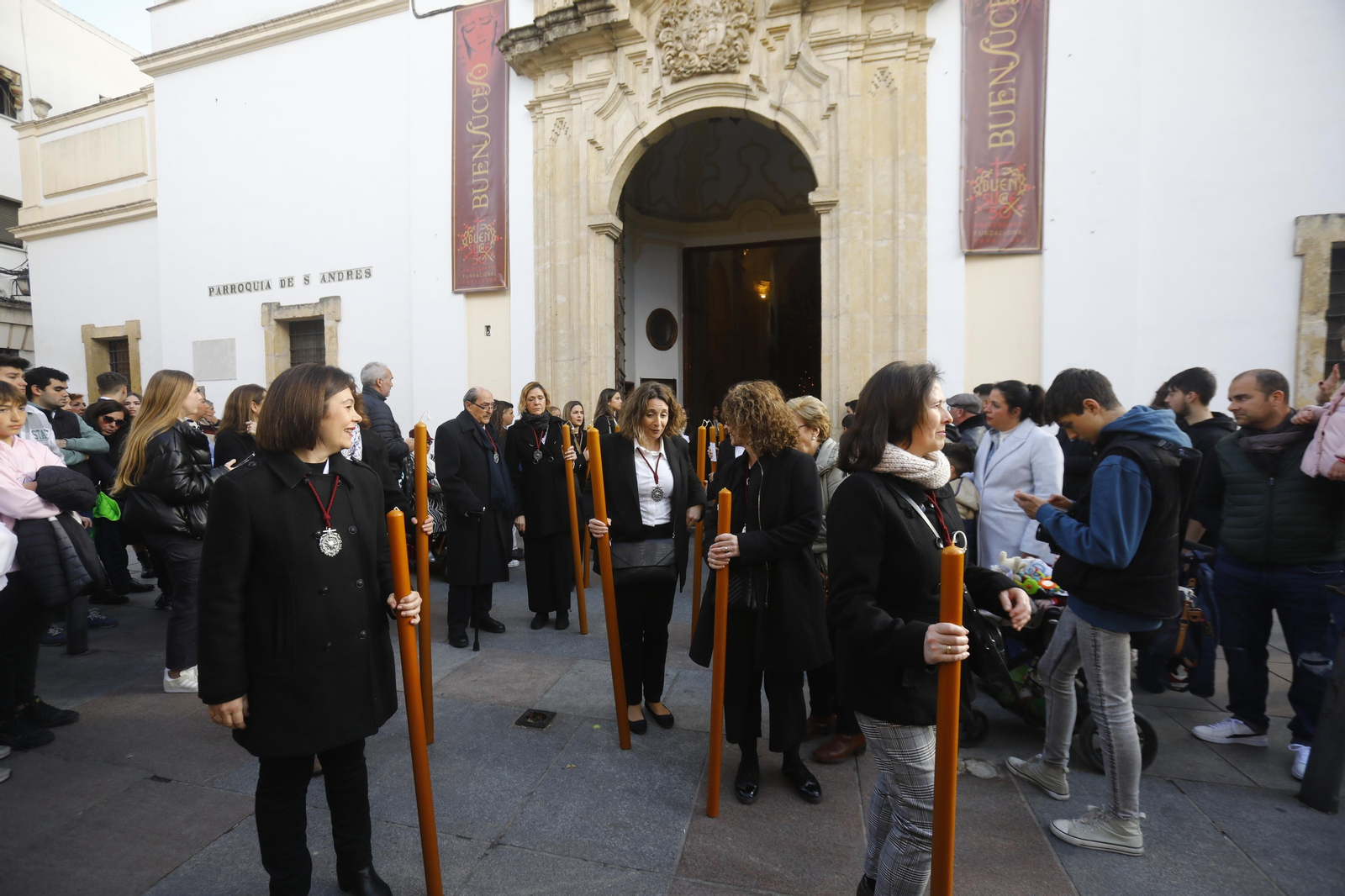 La salida del Señor del Buen Suceso hacia la Catedral, en imágenes