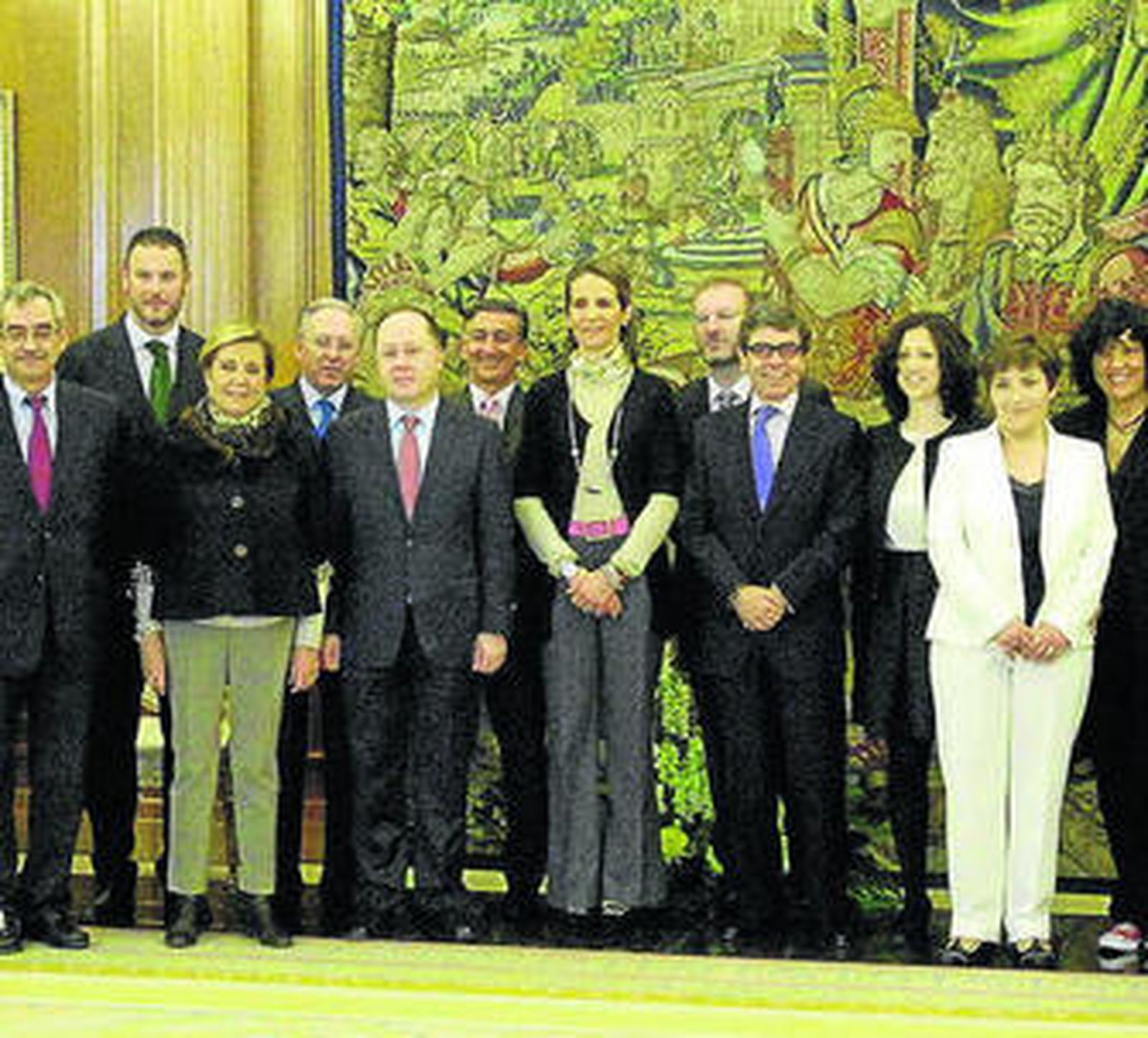 La infanta Elena se vuelca con 'Un juguete, una ilusión'