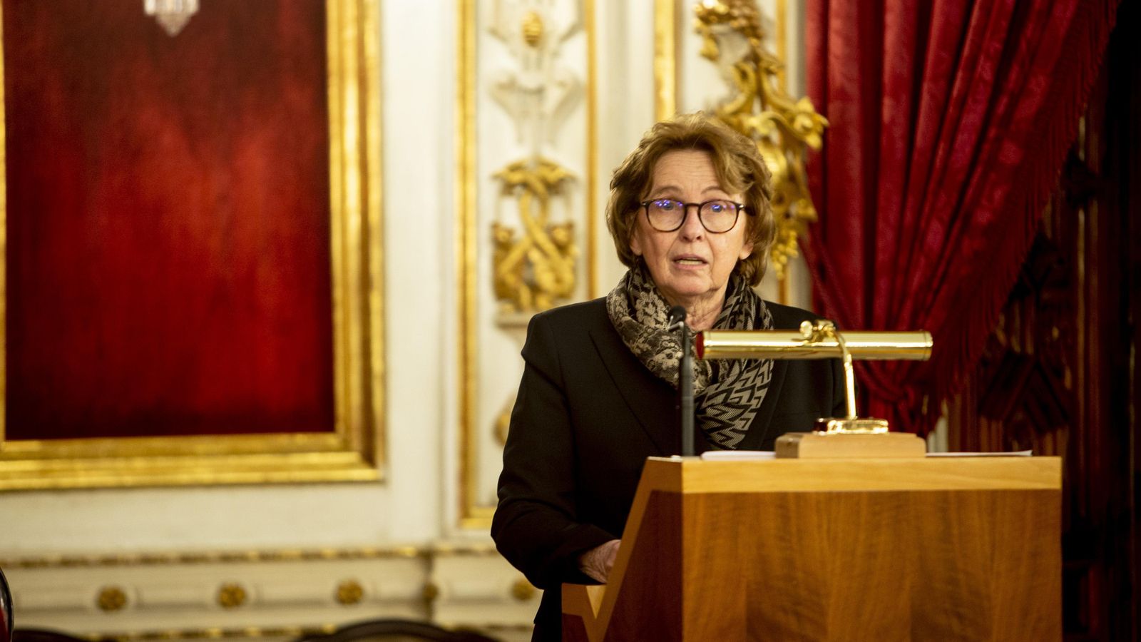 Liliane Dahlmann, durante su discurso en la Diputación Provincial.