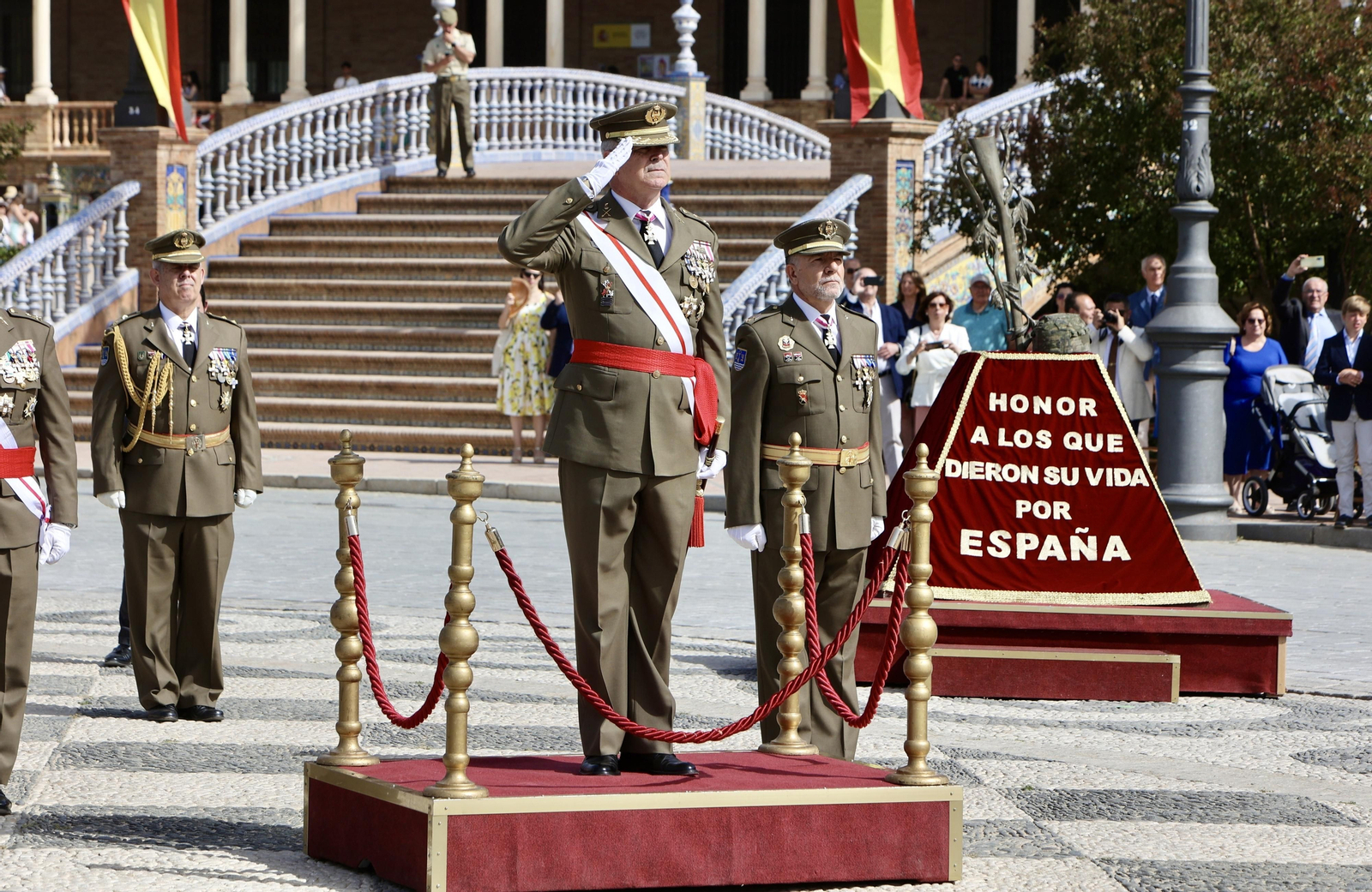 Jura de bandera de personal civil en Sevilla