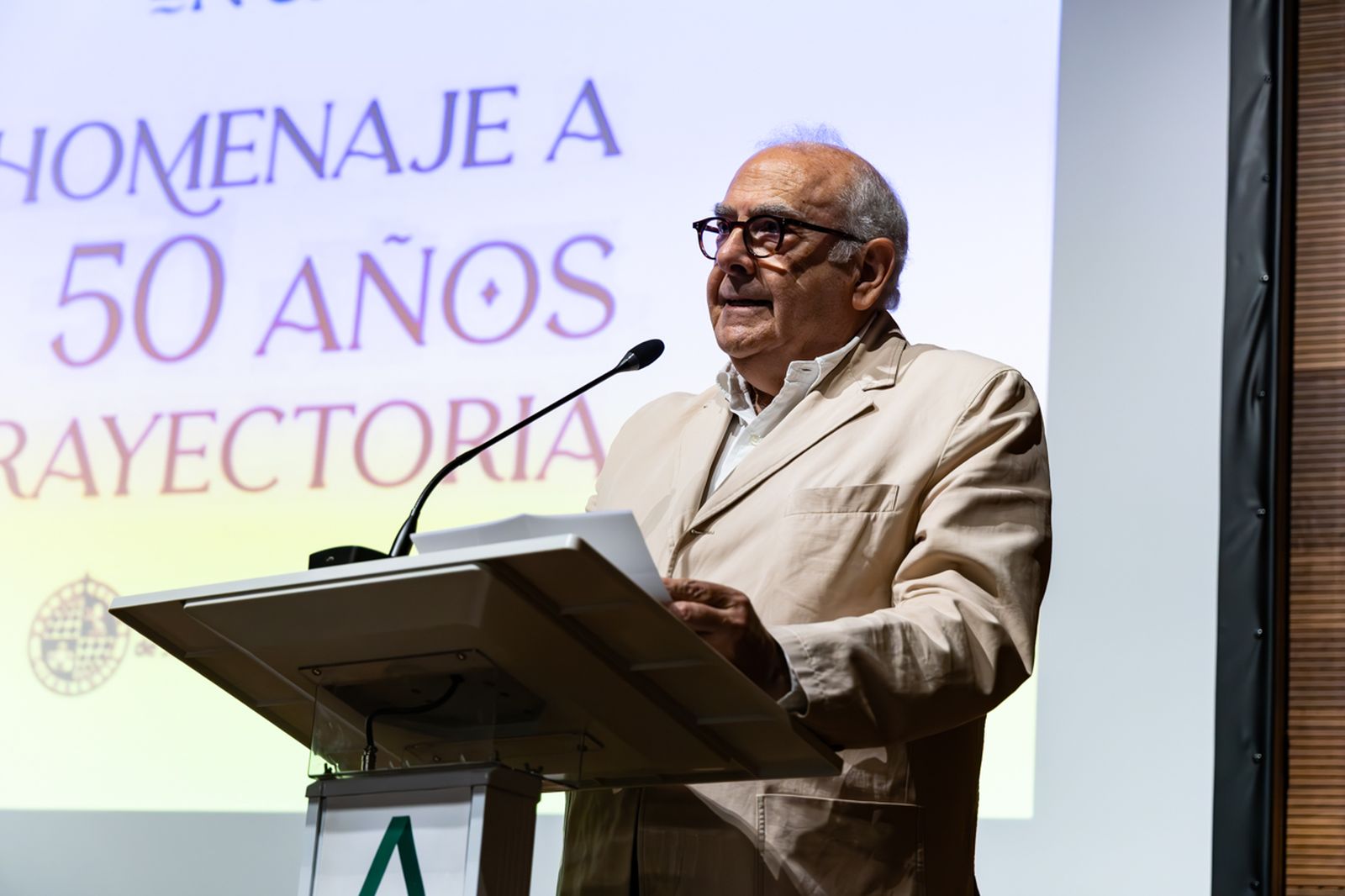 Asi ha sido el homenaje a Arturo Ruiz.