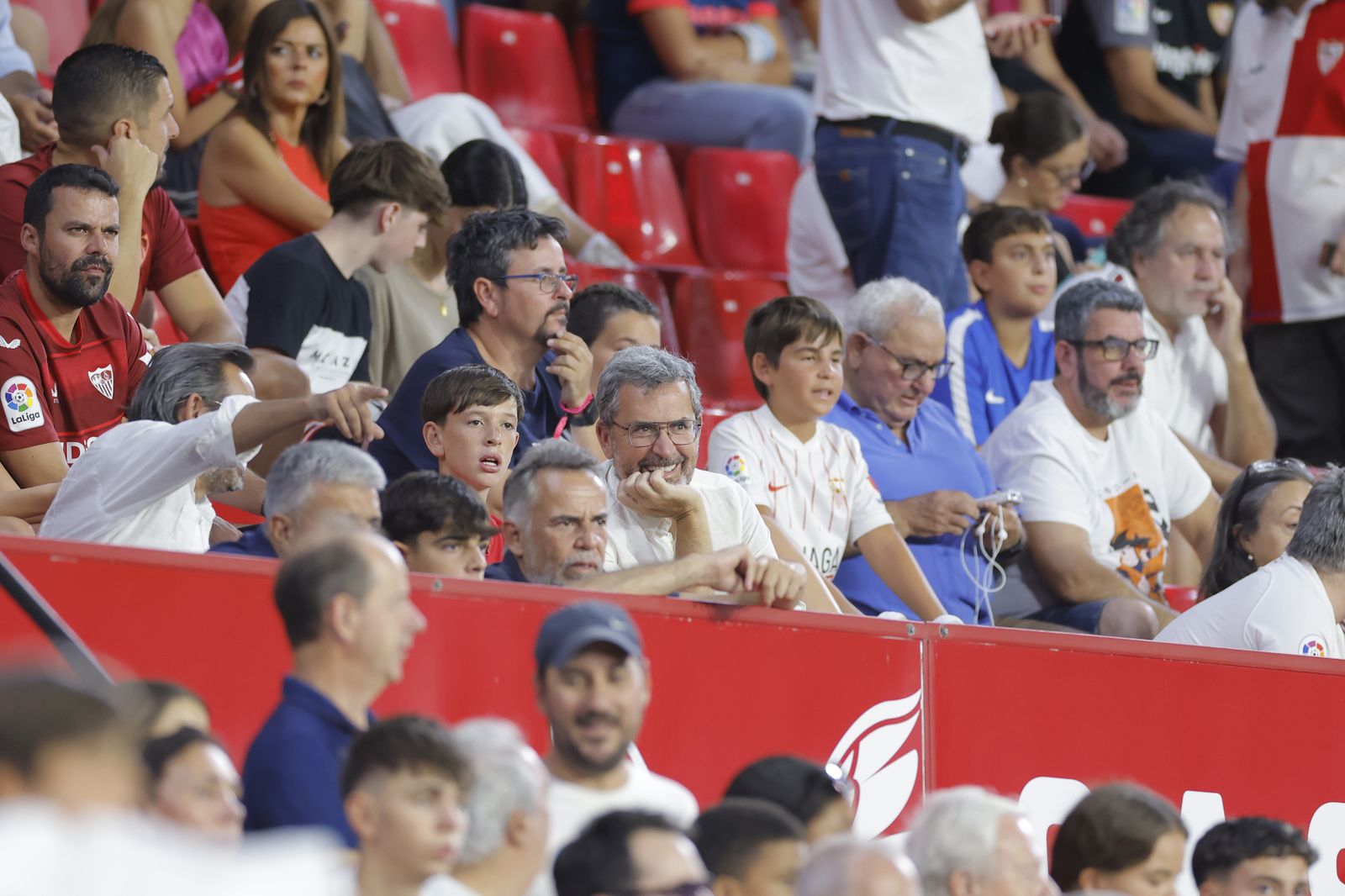 Búscate en las fotos del Sevilla fc-Girona