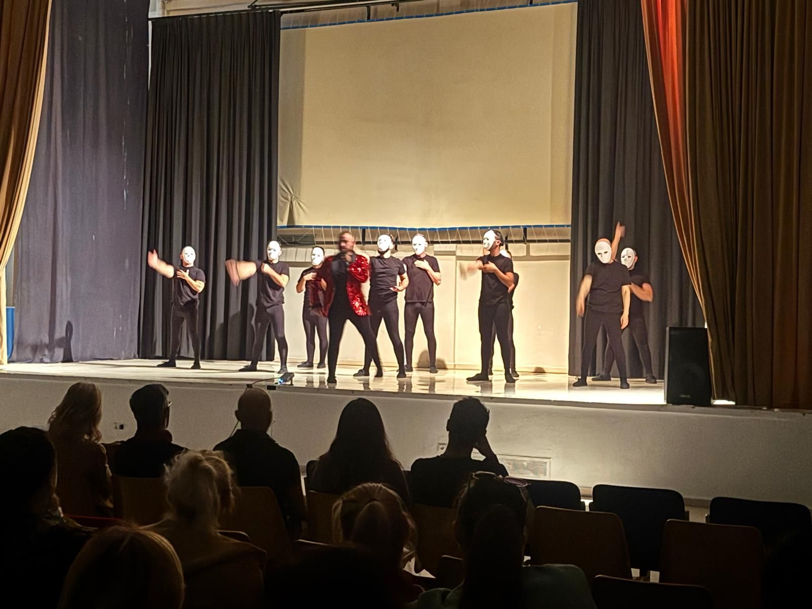 Representación teatral en El Acebuche.