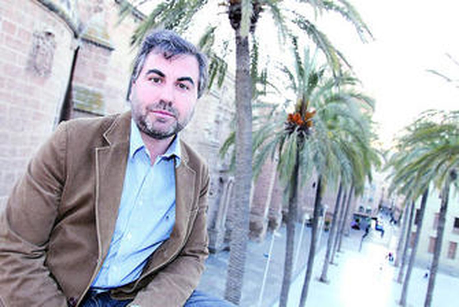 El director de La Brújula de Onda Cero protagonizó ayer en el teatro Apolo una charla sobre su particular visión de la actualidad.