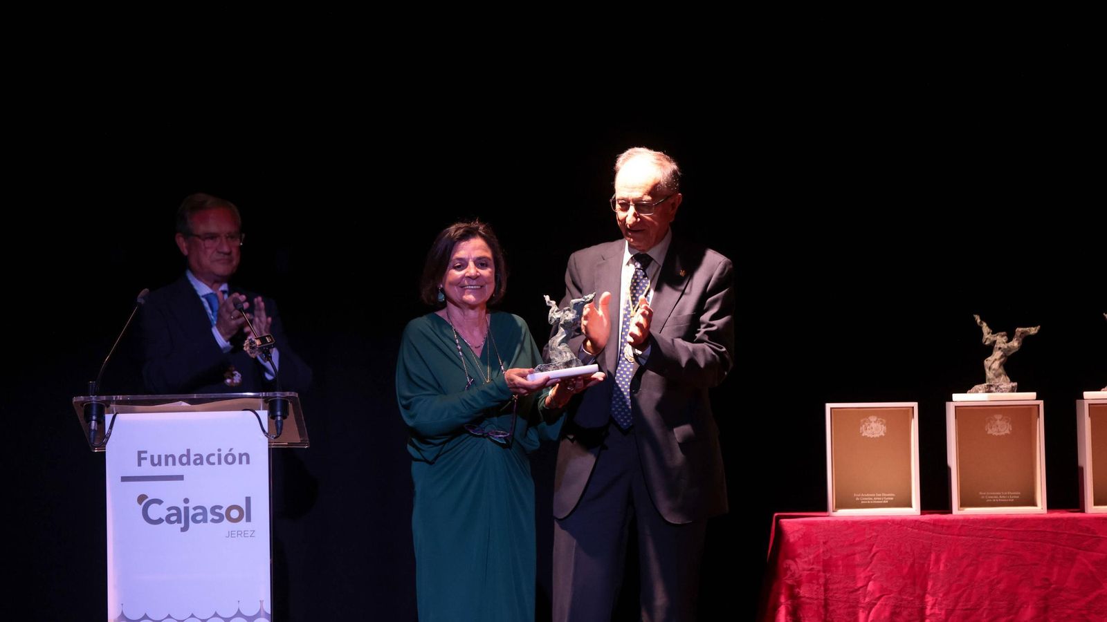 Belén Puertas García recoge su premio.