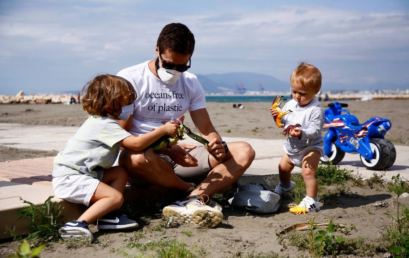 Coronavirus en Málaga: Los niños vuelven a la calle tras un largo confinamiento, en fotos