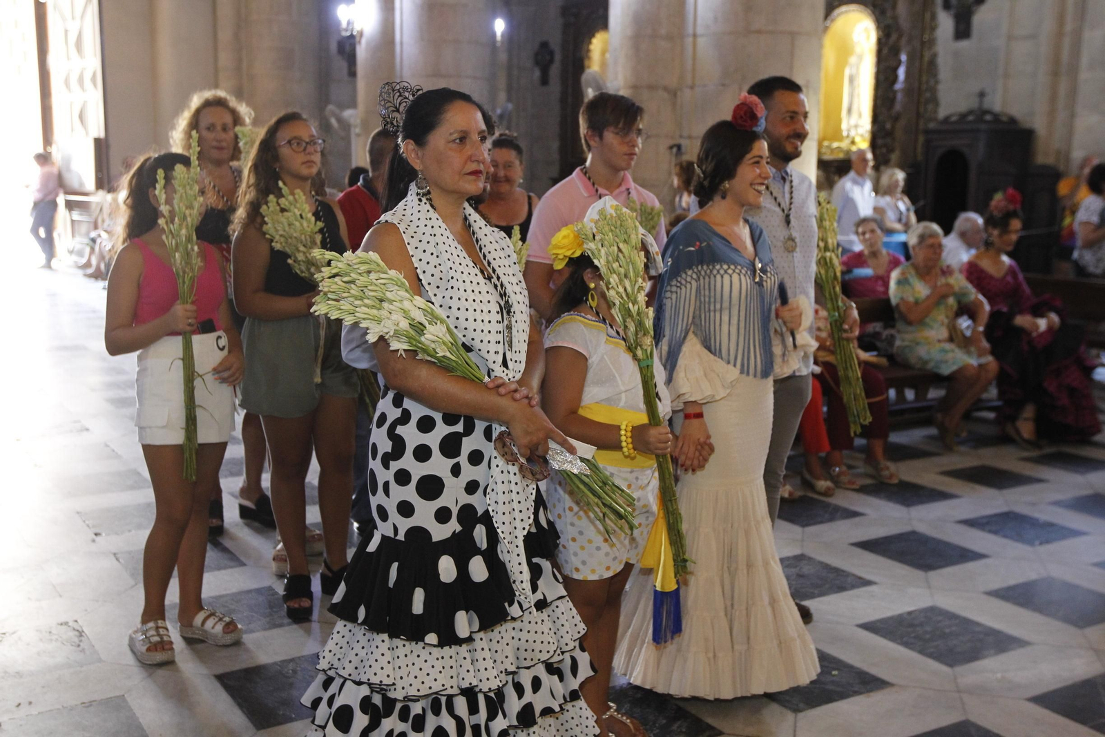Fotogalería ofrenda floral a la Virgen del Mar. Feria de Almería 2019