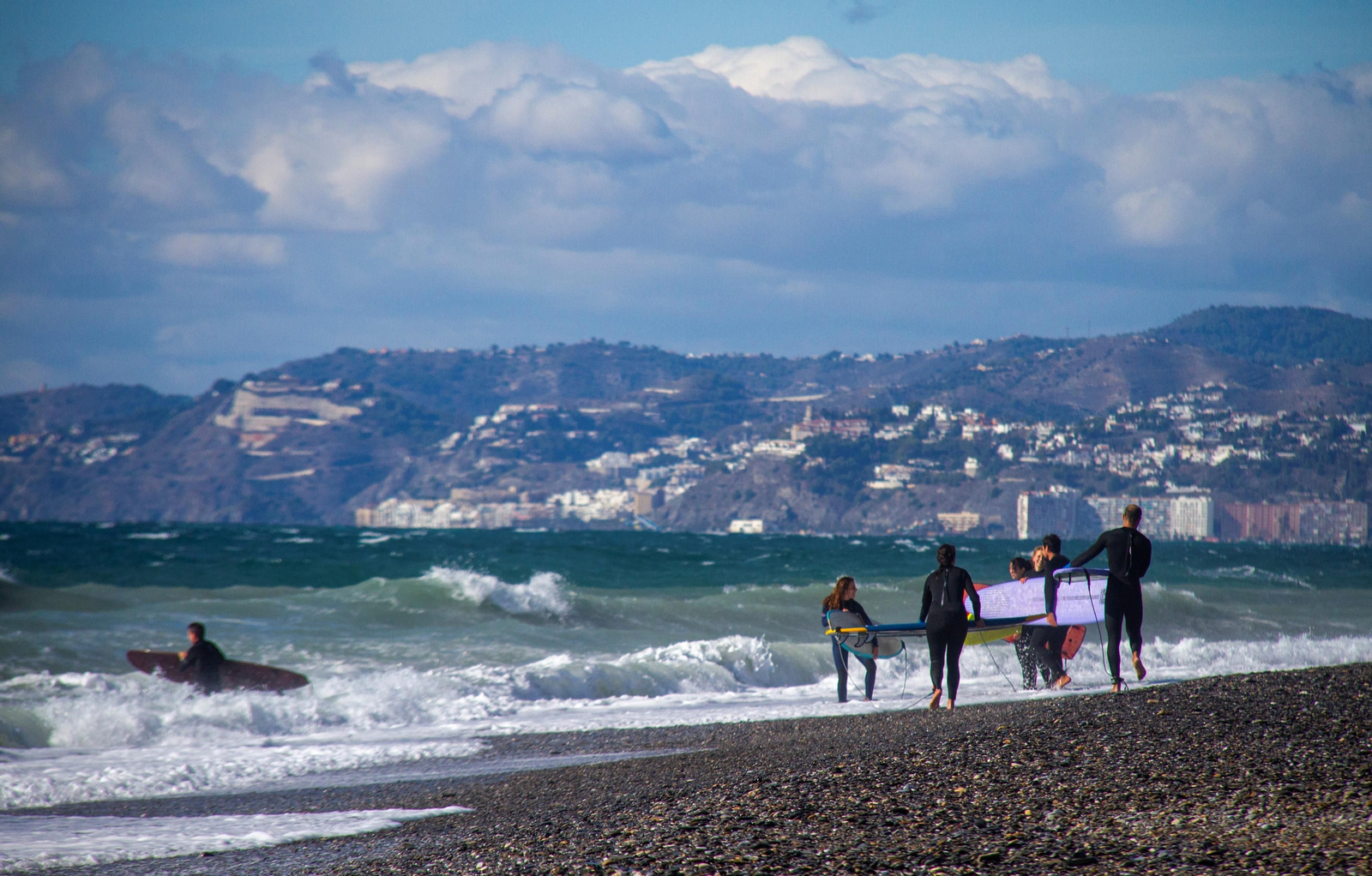 Los deportes náuticos y el golf se afianzan como nuevos reclamos para el turismo de la Costa