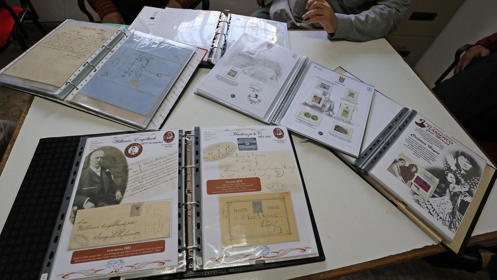 Algunas de las colecciones de sus miembros.