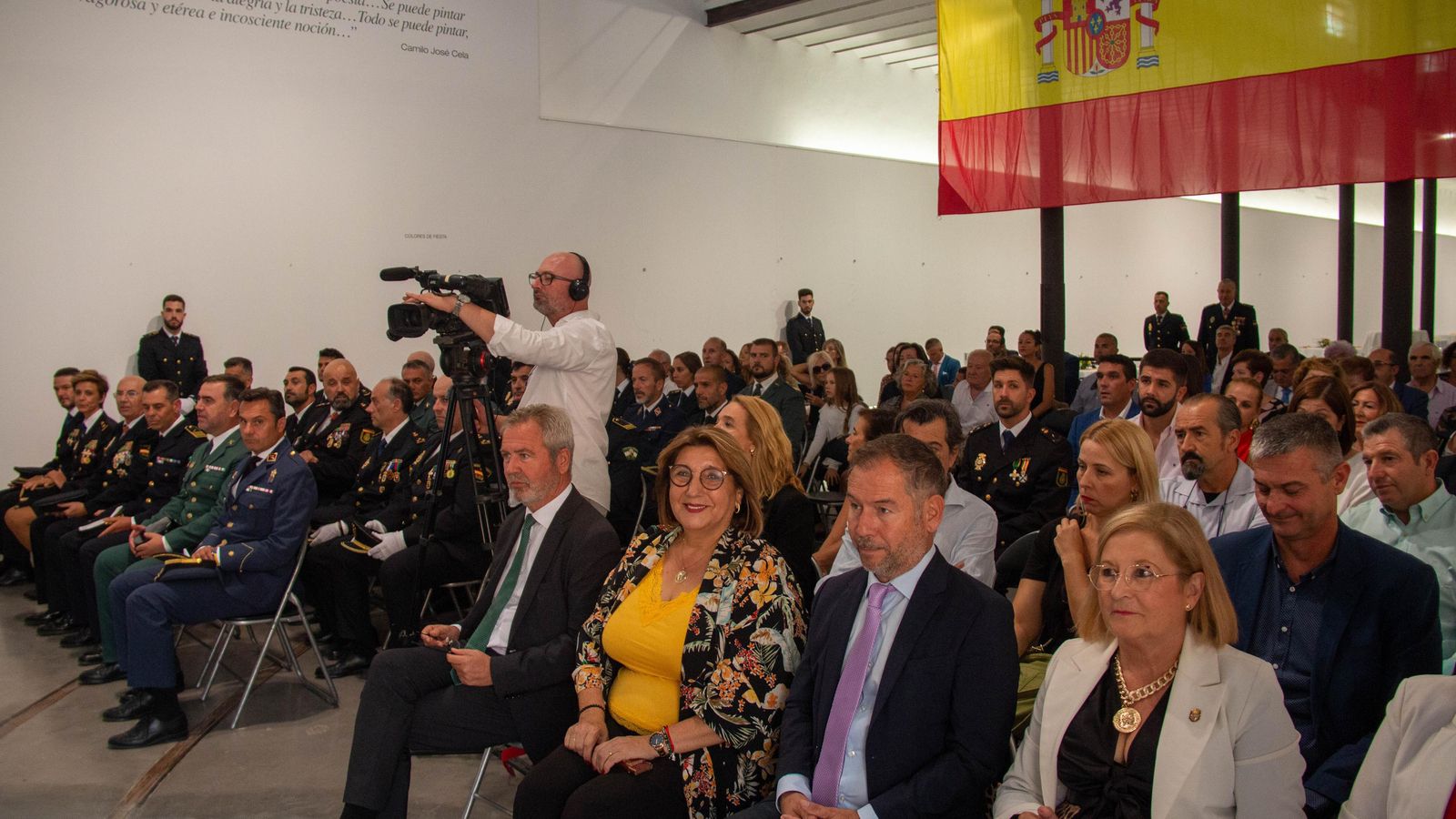 Instituciones políticas, sociales y policiales han asistido al acto