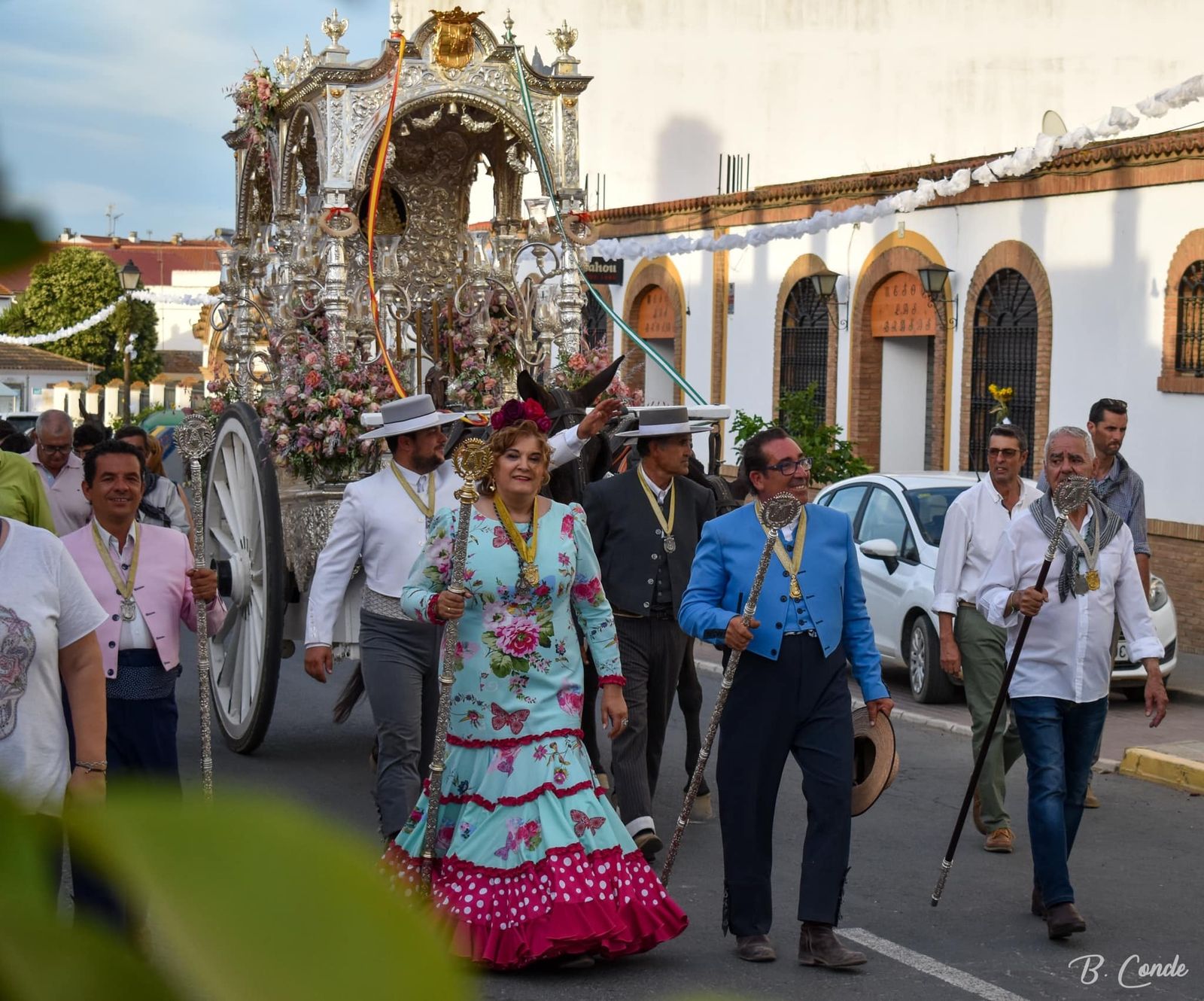 Trigueros recauda fondos para construir un monumento a la Virgen del Rocío a tamaño real